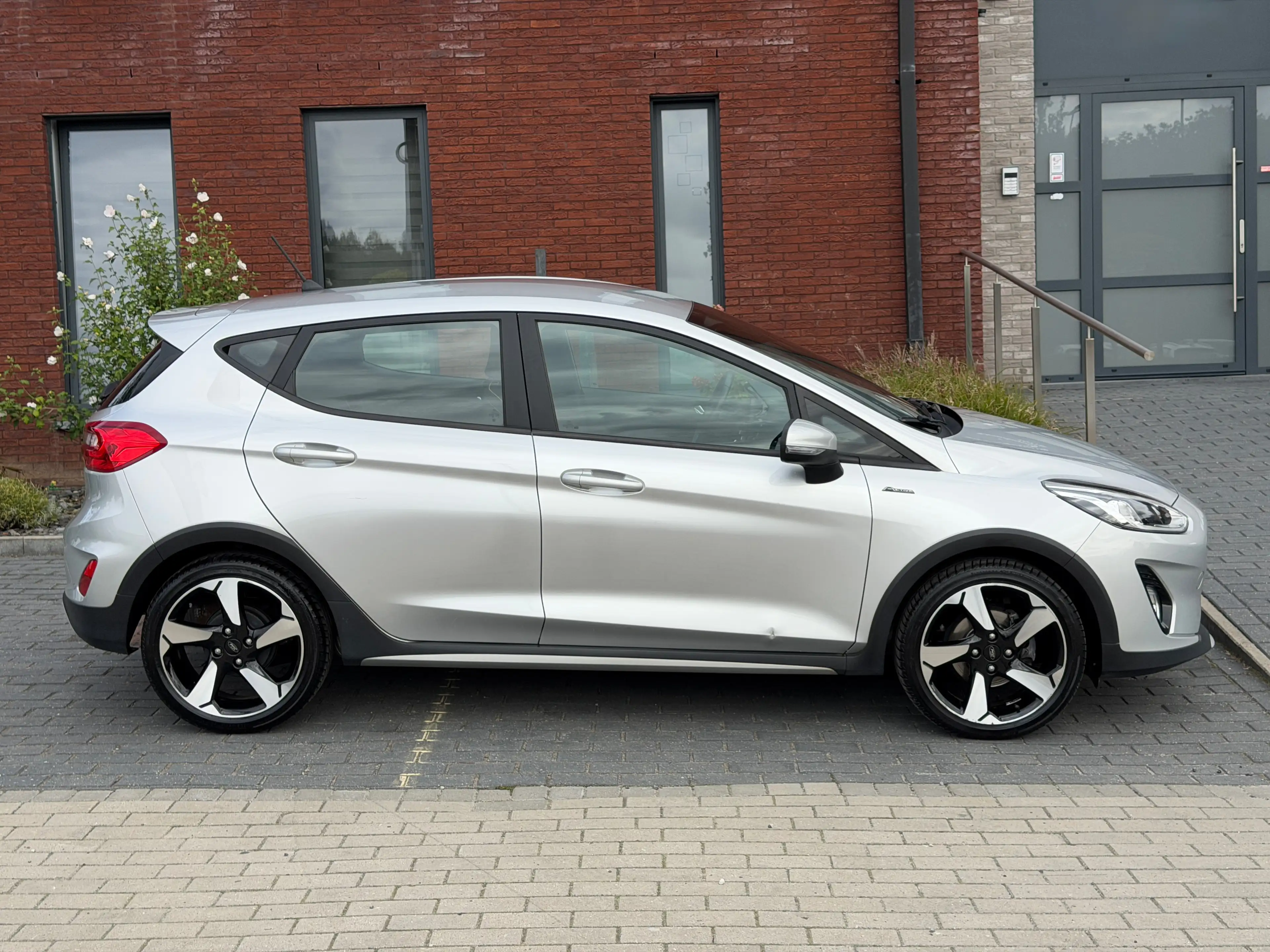 Ford Fiesta Active ( 1.0 Ecoboost ) 85Ch ( 103.057Km ) CT Ok ( Feuille rose ) — photo 7
