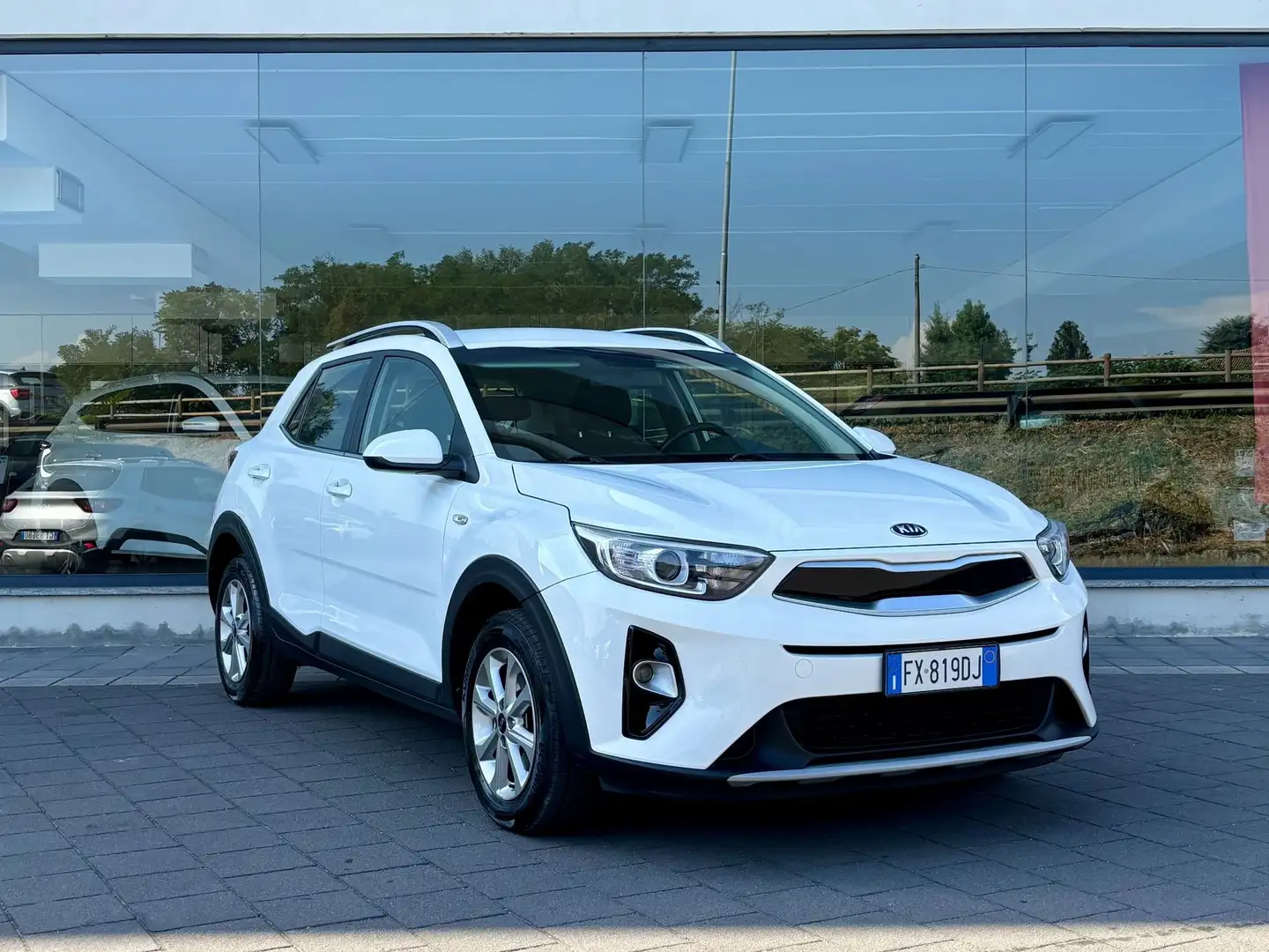 Kia Stonic 1.4 MPI 100CV Style Bianco - 1