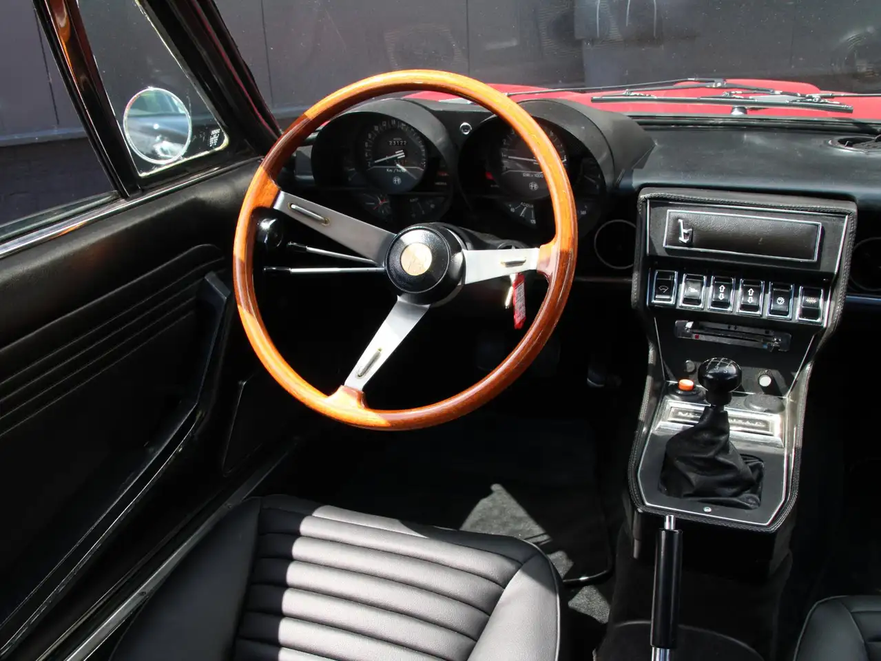 Alfa Romeo Montreal Coupé 2.6 V8 | Topstaat | ZF 5-versnellingsbak, foto 4