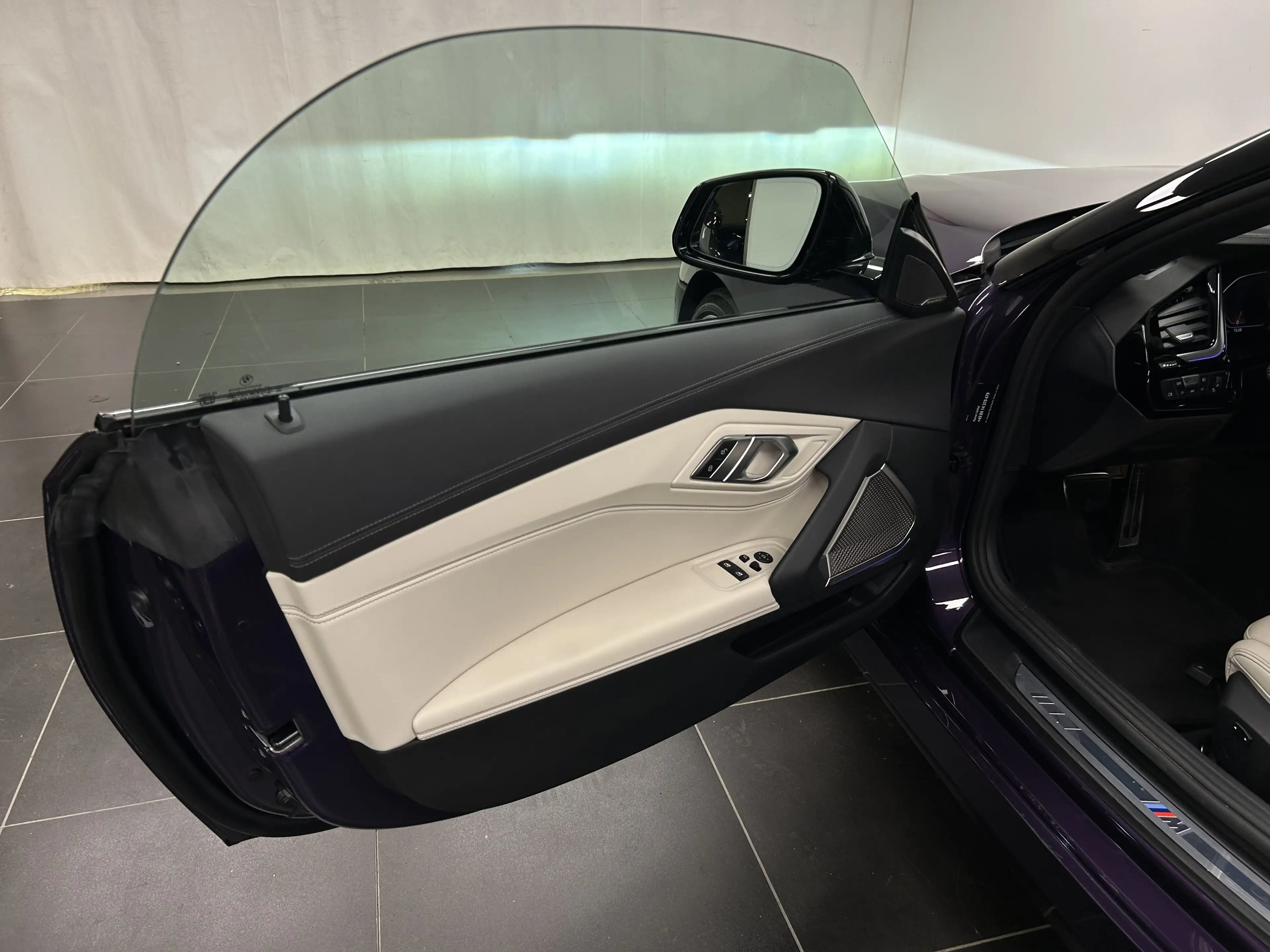 BMW Z4 sDrive30i — photo 13