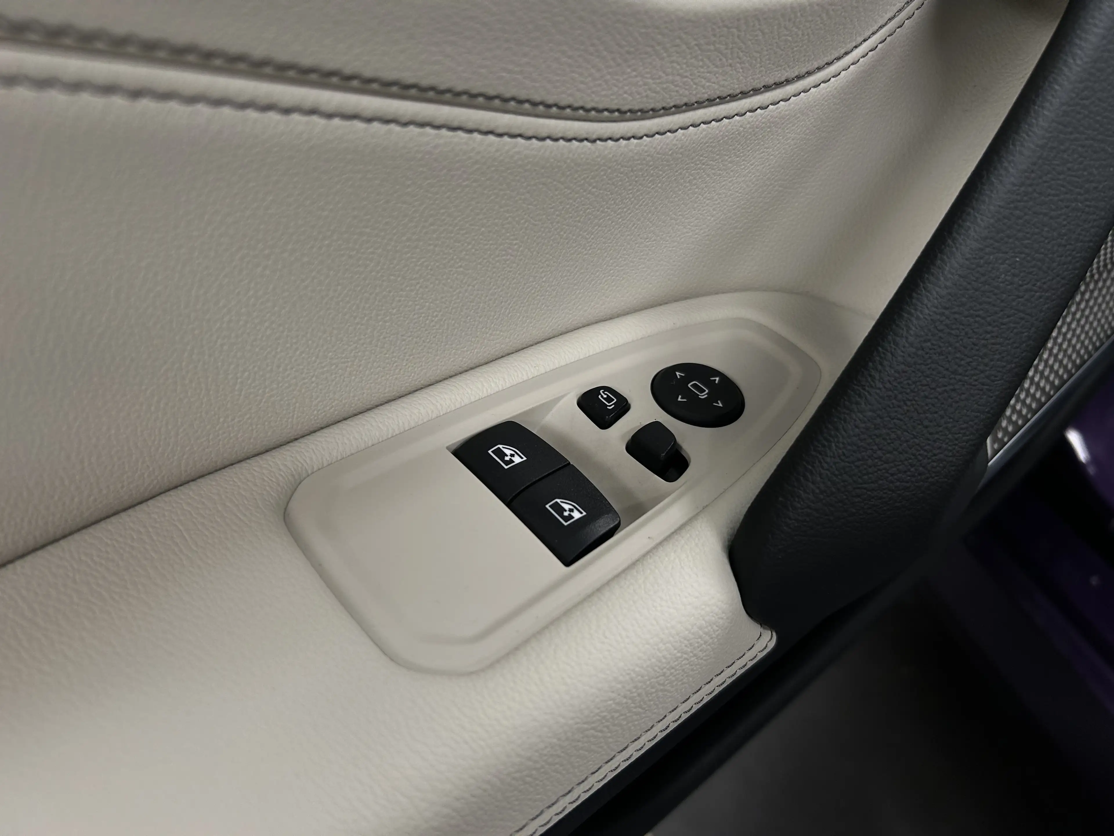 BMW Z4 sDrive30i — photo 14