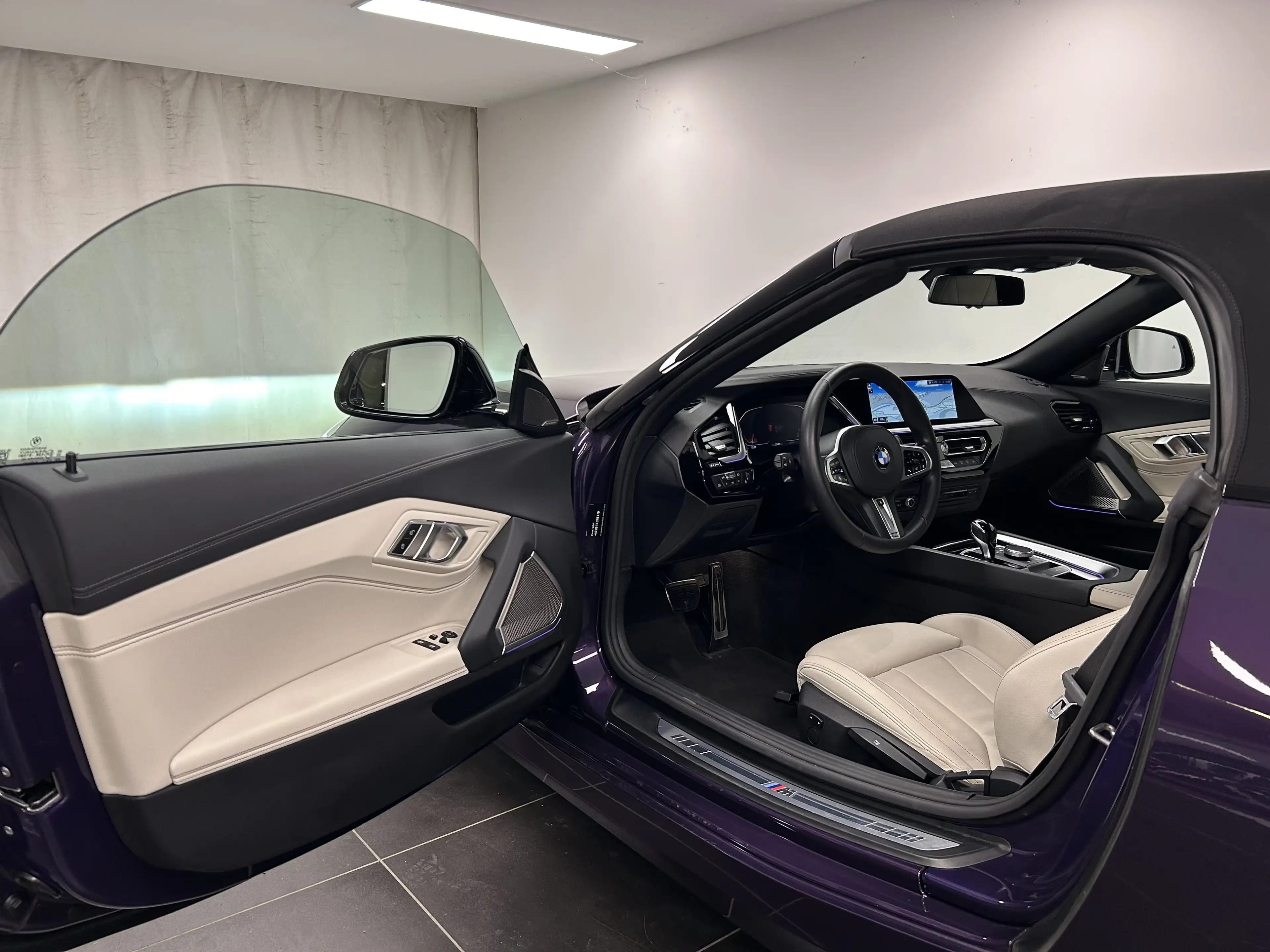 BMW Z4 sDrive30i — photo 12
