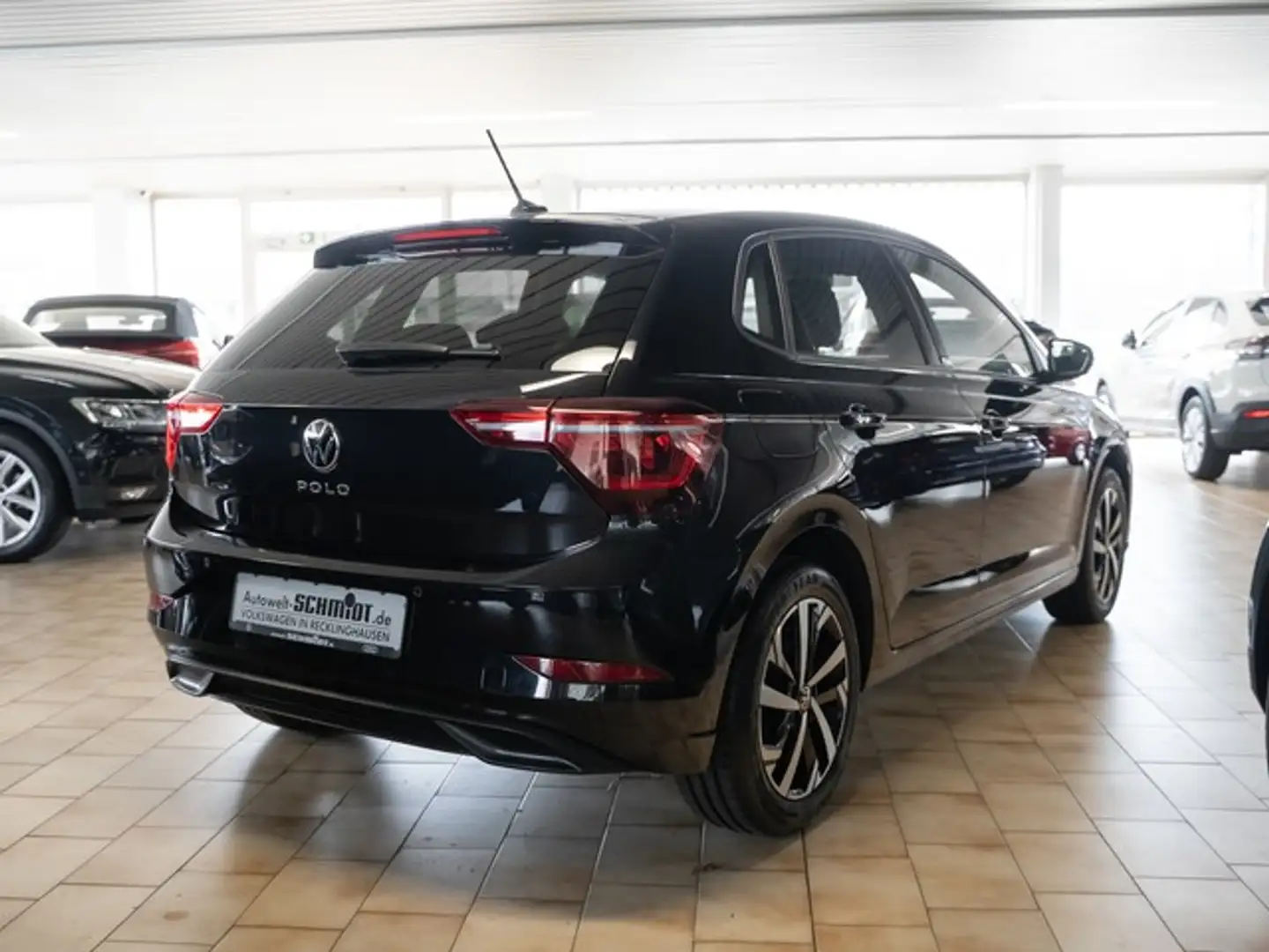 Volkswagen Polo 1,0 TSI Move Martrix Navi R-Kamera PDC 16" Schwarz - 2