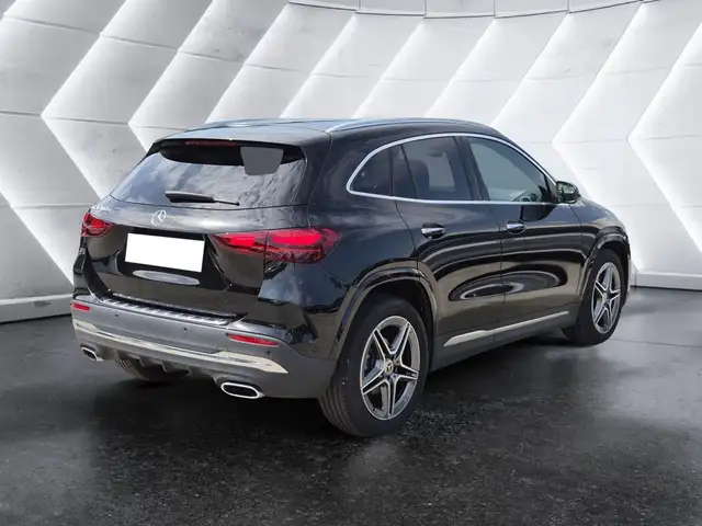Mercedes-Benz Gla view 4