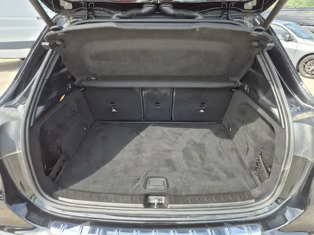 Mercedes-Benz Gla view 12