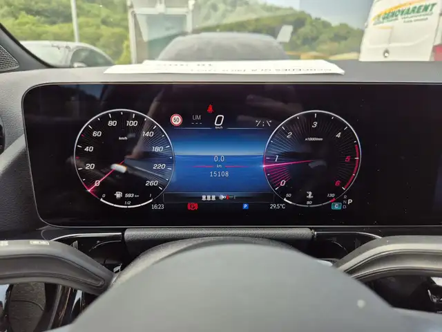 Mercedes-Benz Gla view 14