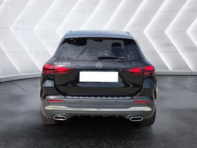 Mercedes-Benz Gla view 3
