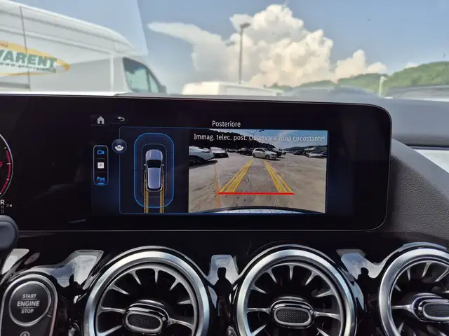 Mercedes-Benz Gla view 15