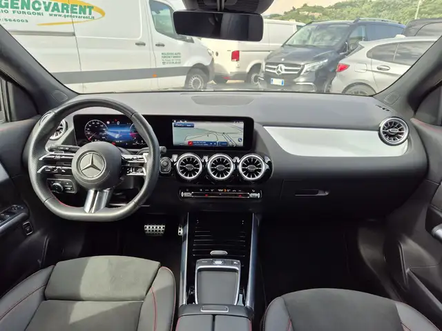 Mercedes-Benz Gla view 8