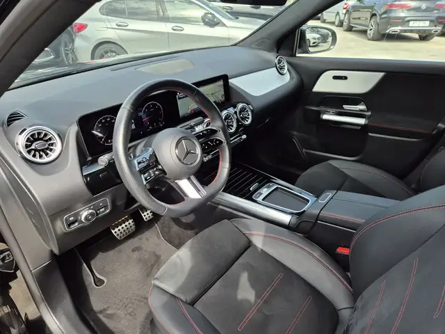 Mercedes-Benz Gla view 6