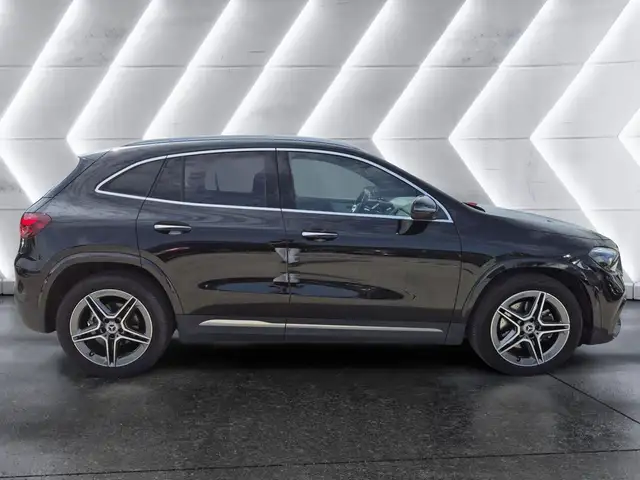 Mercedes-Benz Gla view 5
