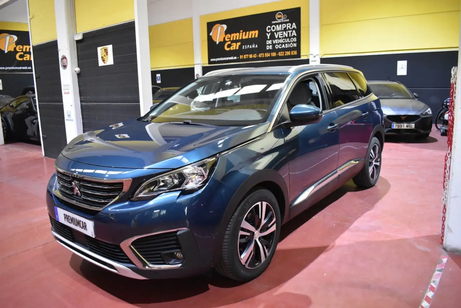 Peugeot 5008 1.6BlueHDi S&S Allure EAT6 120 Blau - 1