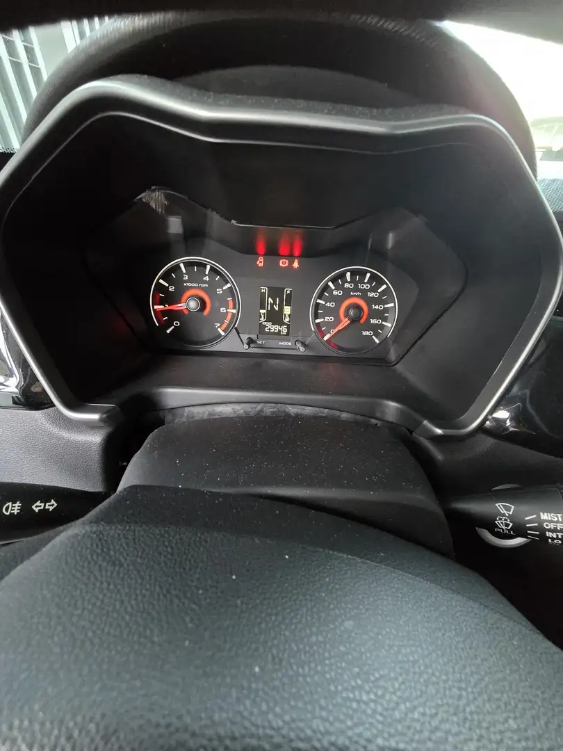 Mahindra KUV100 1.2 K8 - 1