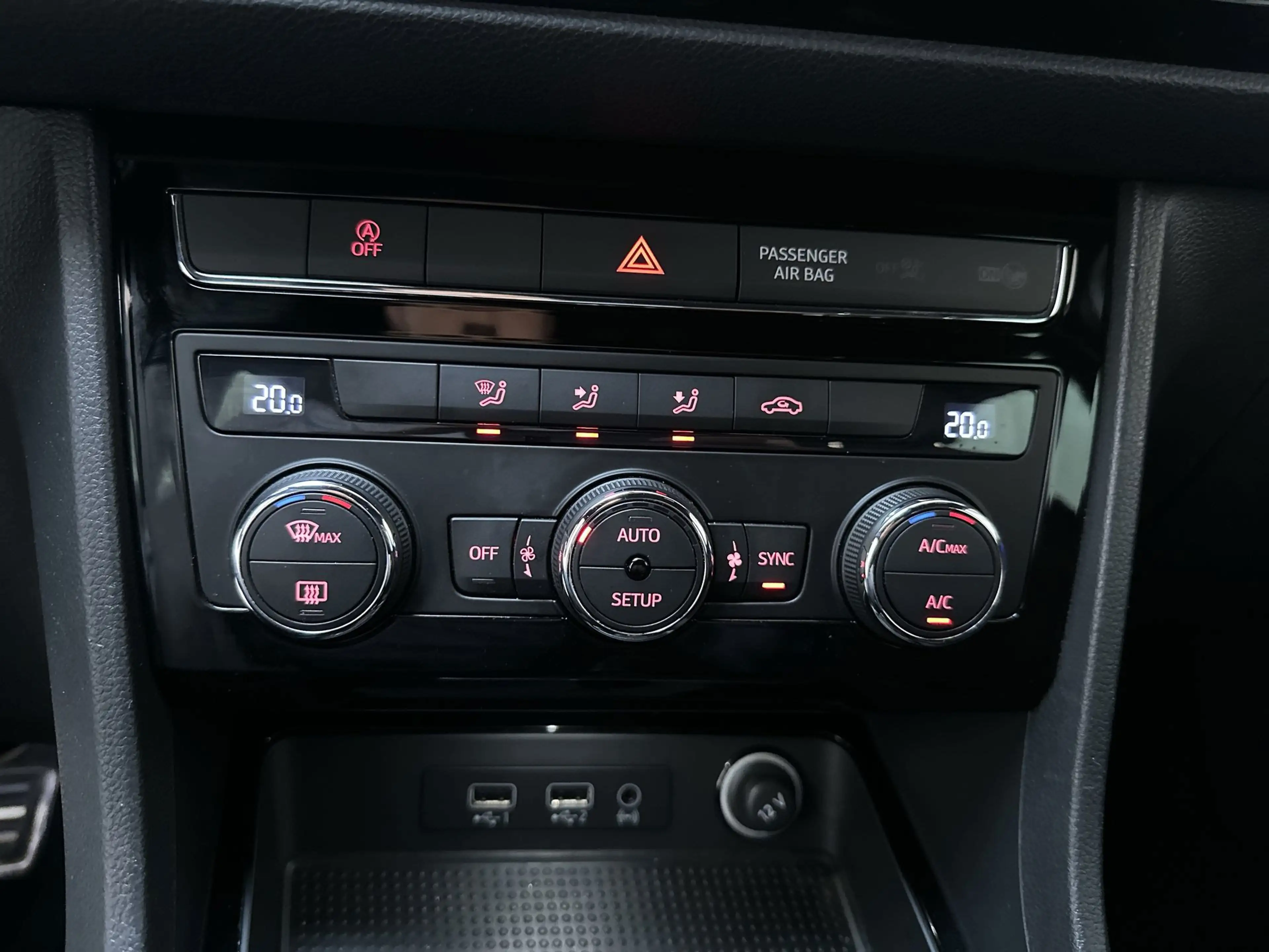 SEAT Ateca 1.4 EcoTSI 150pk 6-bak FR Alcantara Navigatie Park — photo 21