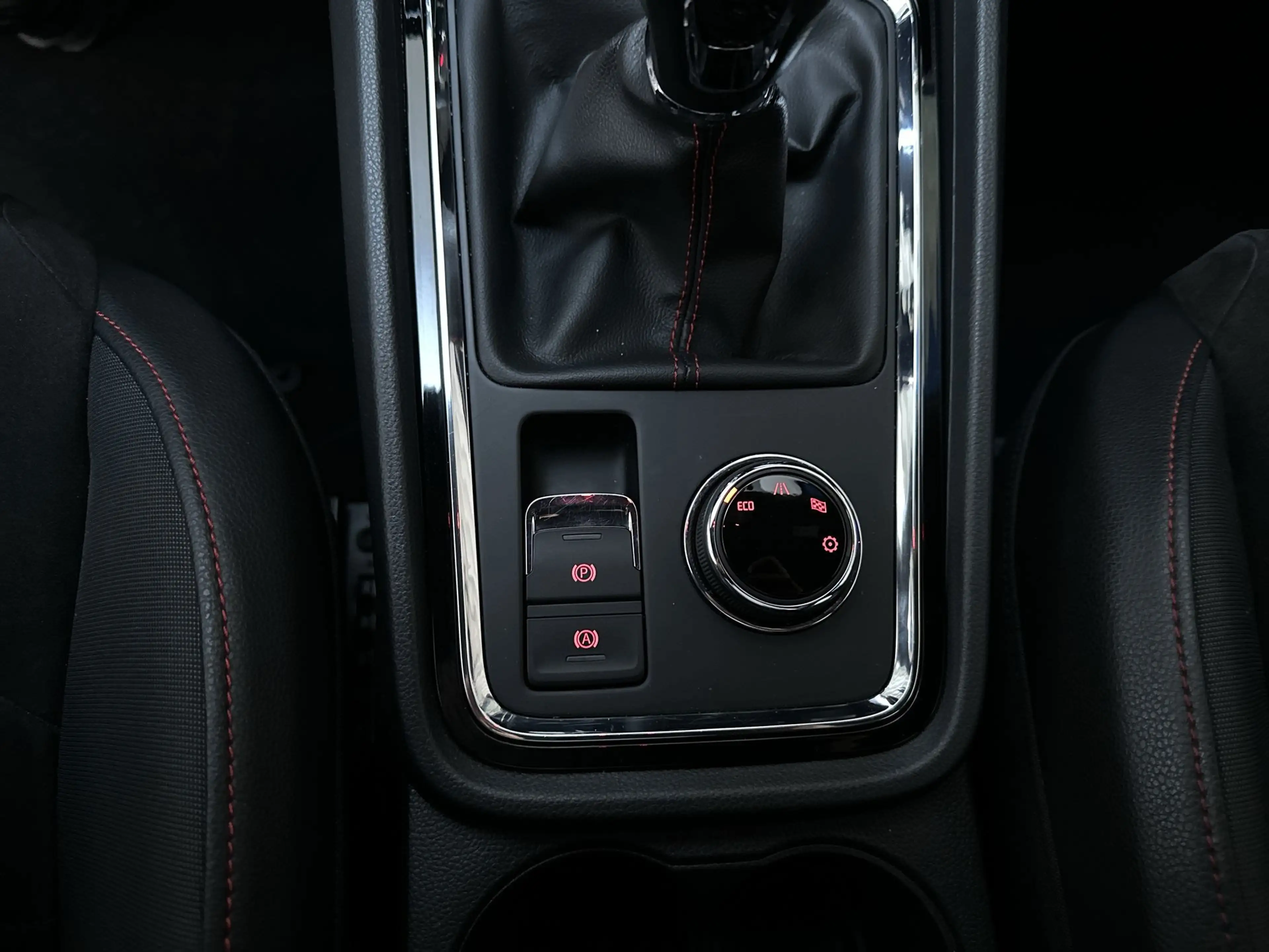 SEAT Ateca 1.4 EcoTSI 150pk 6-bak FR Alcantara Navigatie Park — photo 23