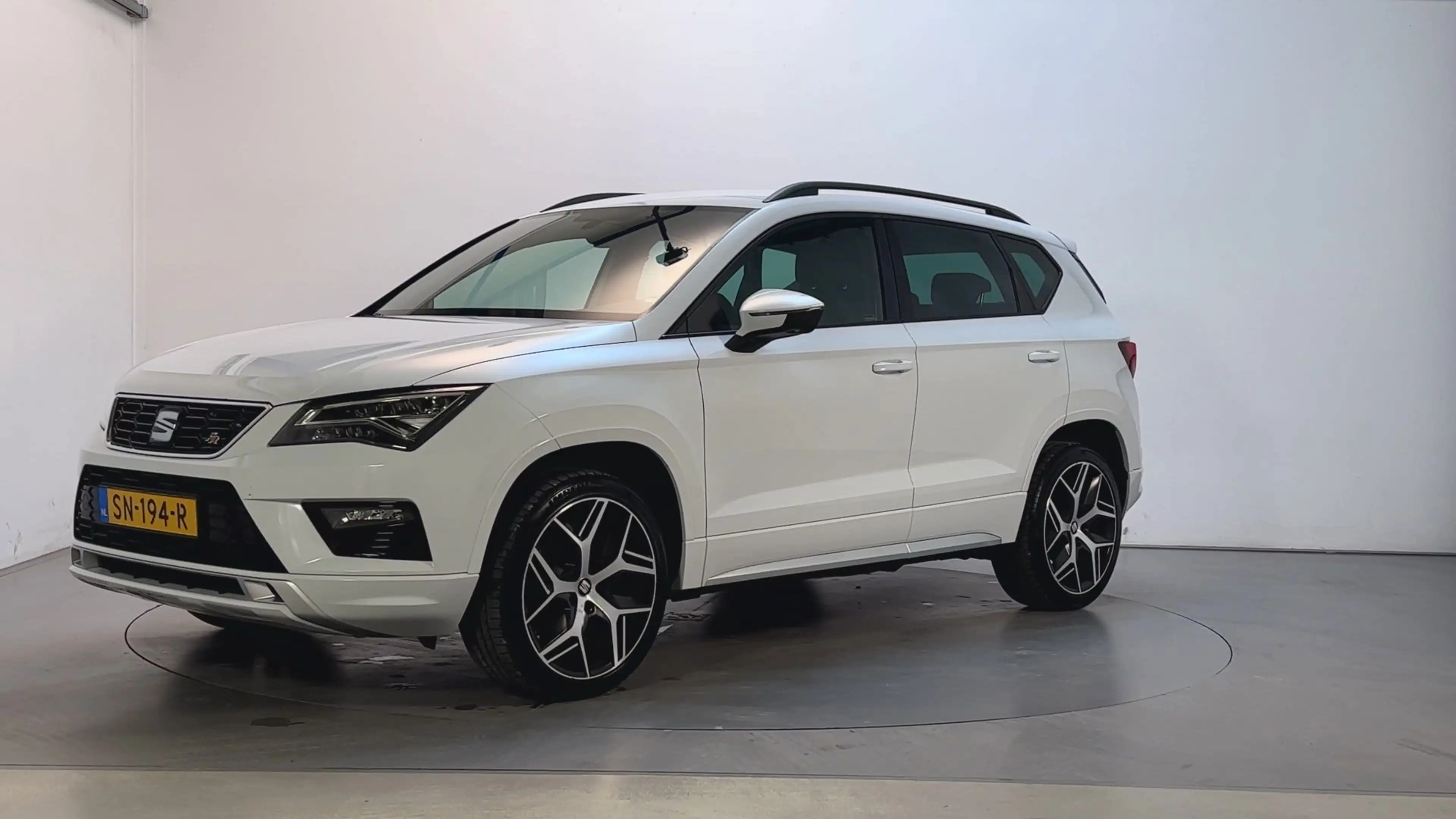 SEAT Ateca 1.4 EcoTSI 150pk 6-bak FR Alcantara Navigatie Park — photo 8