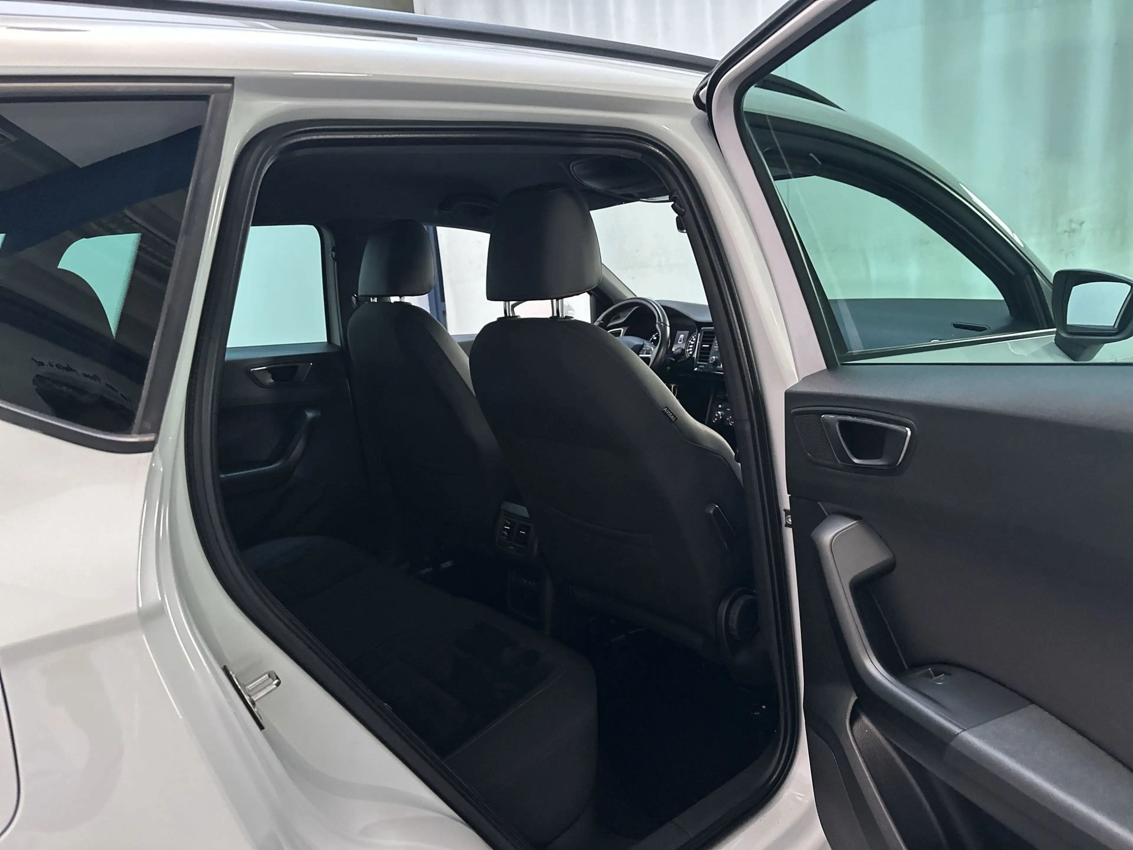 SEAT Ateca 1.4 EcoTSI 150pk 6-bak FR Alcantara Navigatie Park — photo 18