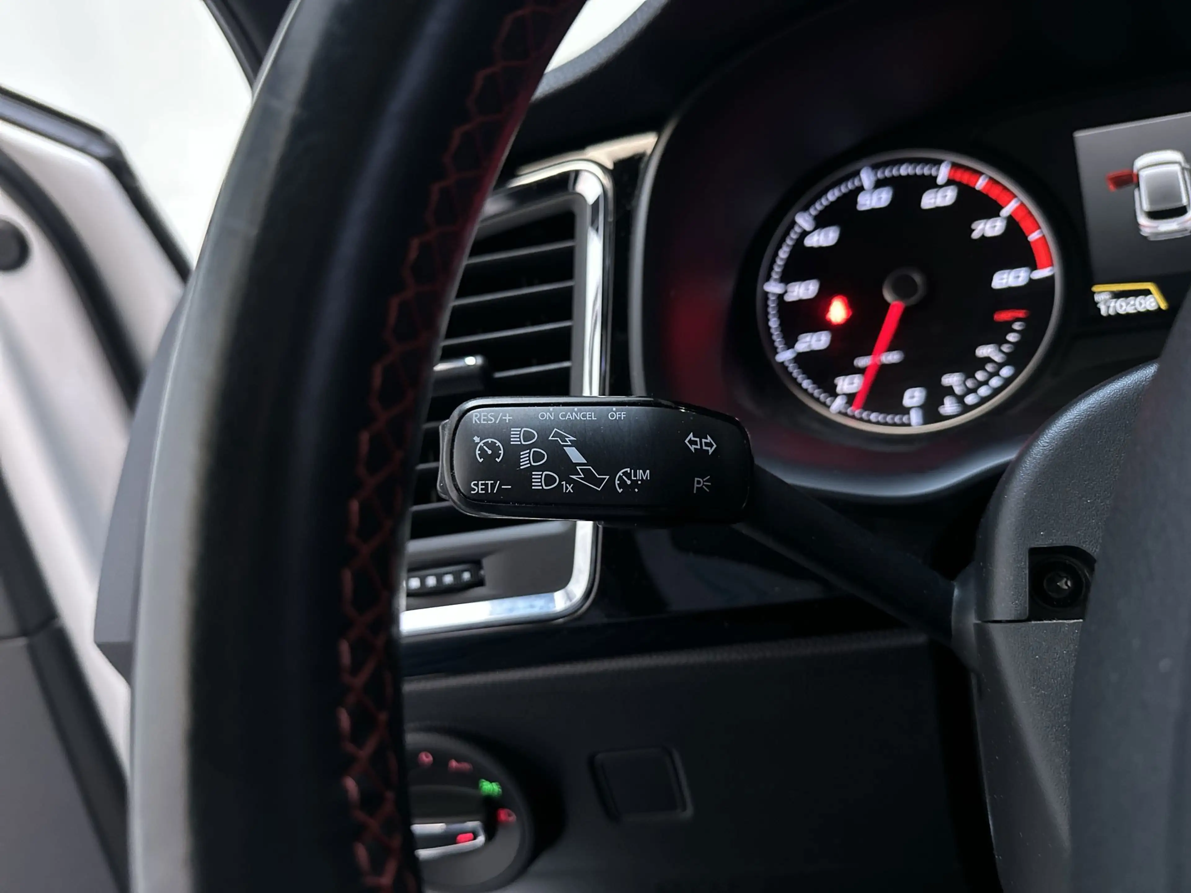 SEAT Ateca 1.4 EcoTSI 150pk 6-bak FR Alcantara Navigatie Park — photo 24
