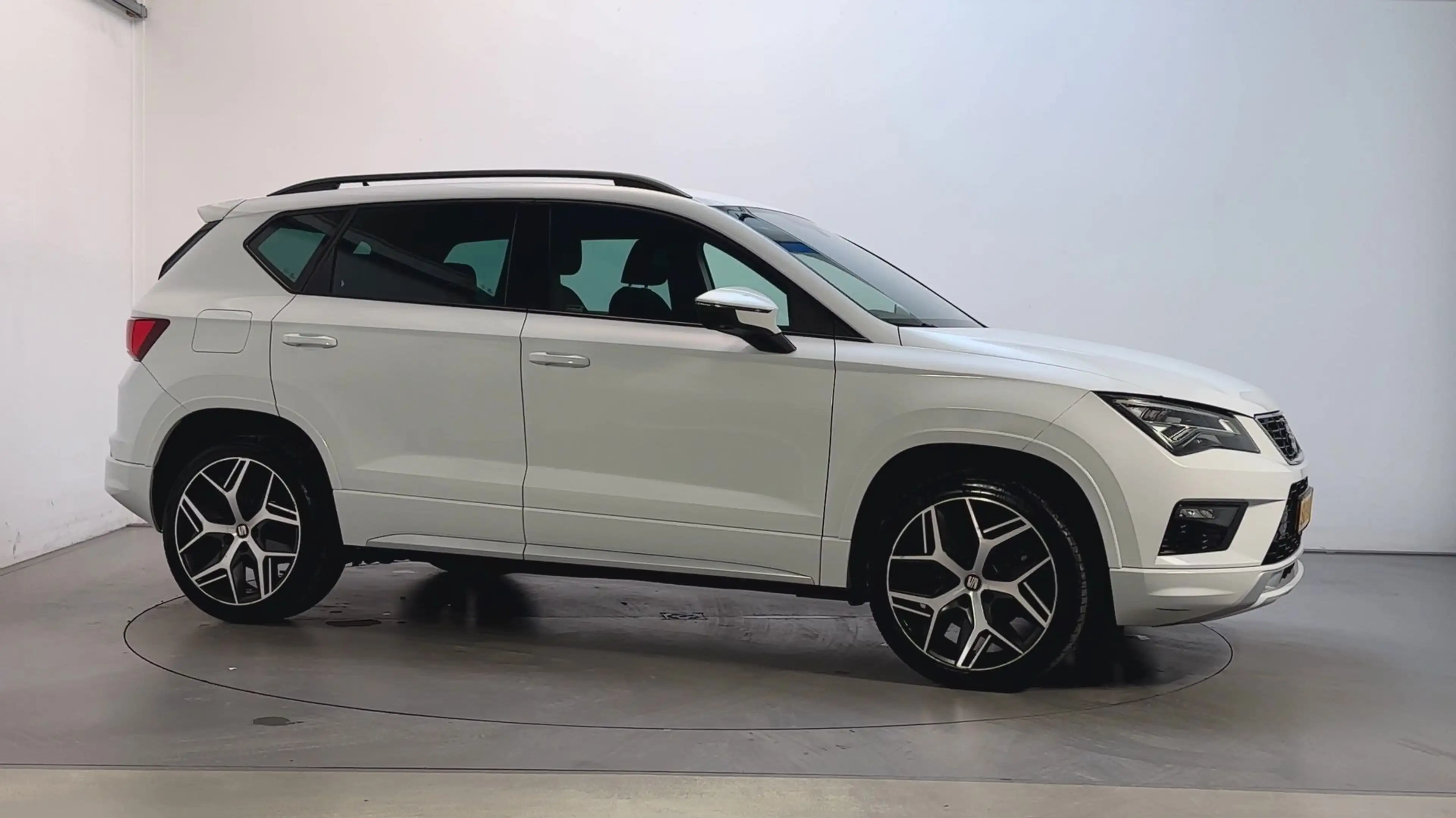 SEAT Ateca 1.4 EcoTSI 150pk 6-bak FR Alcantara Navigatie Park — photo 12