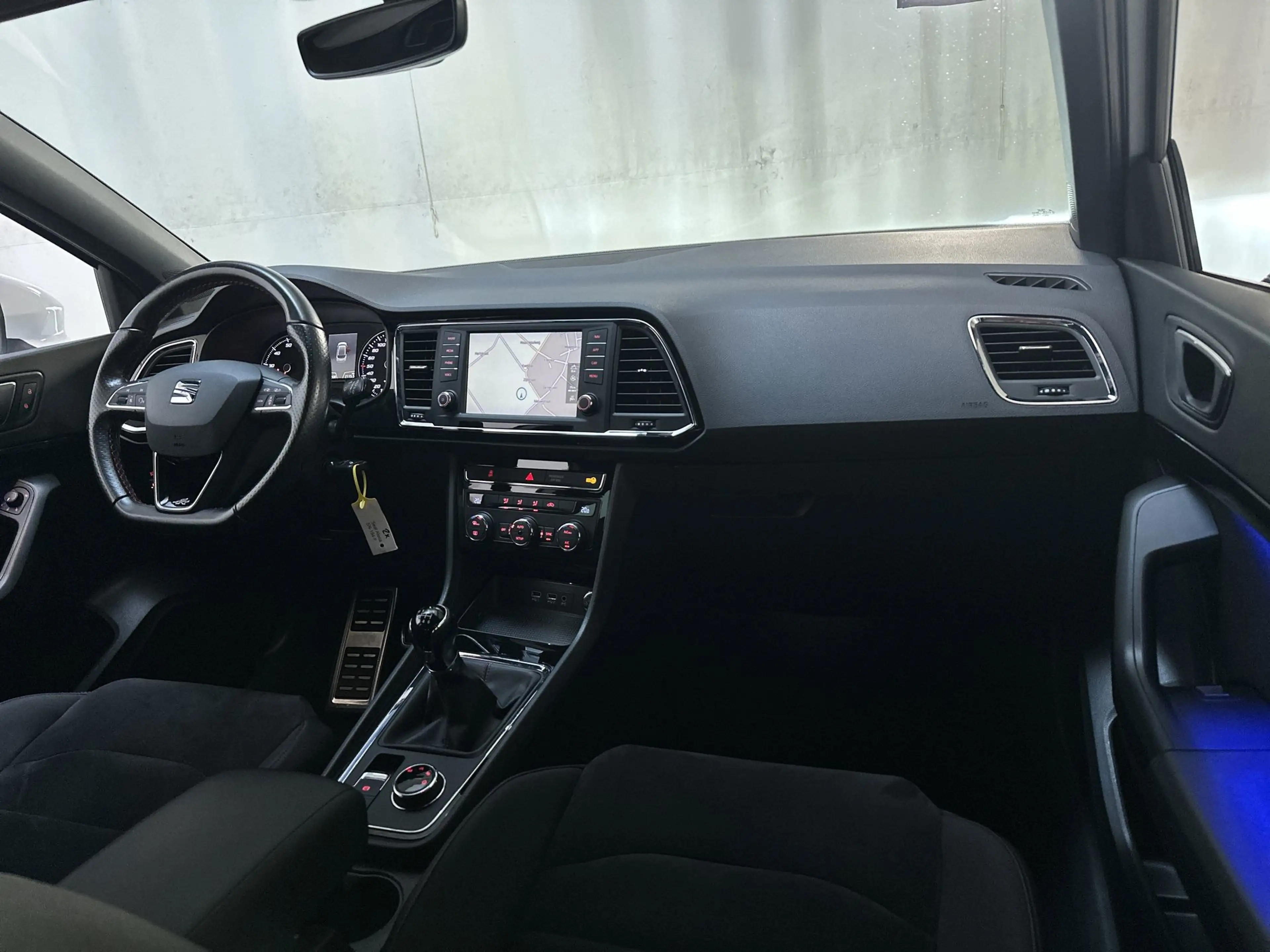 SEAT Ateca 1.4 EcoTSI 150pk 6-bak FR Alcantara Navigatie Park — photo 2