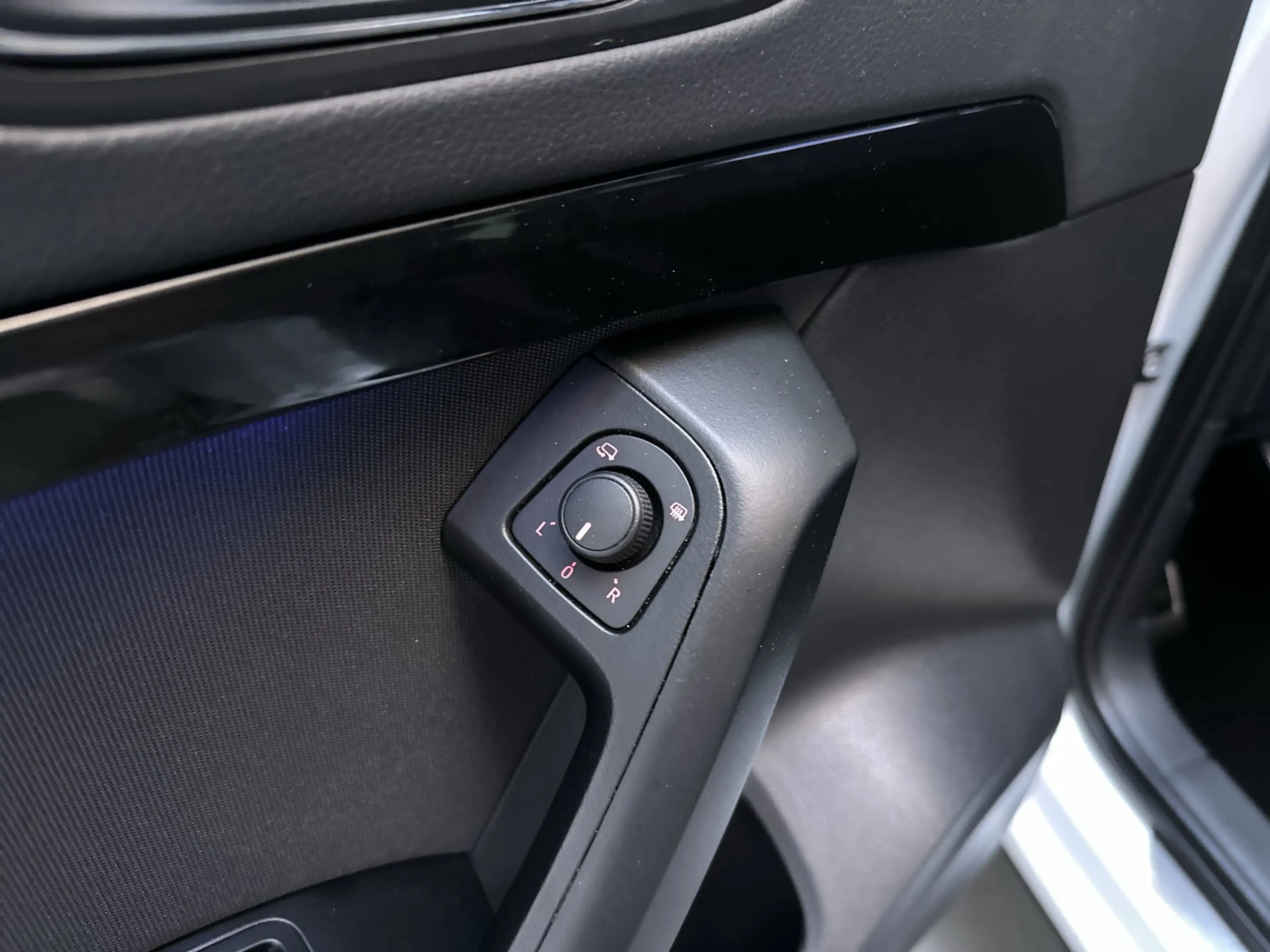 SEAT Ateca 1.4 EcoTSI 150pk 6-bak FR Alcantara Navigatie Park — photo 15