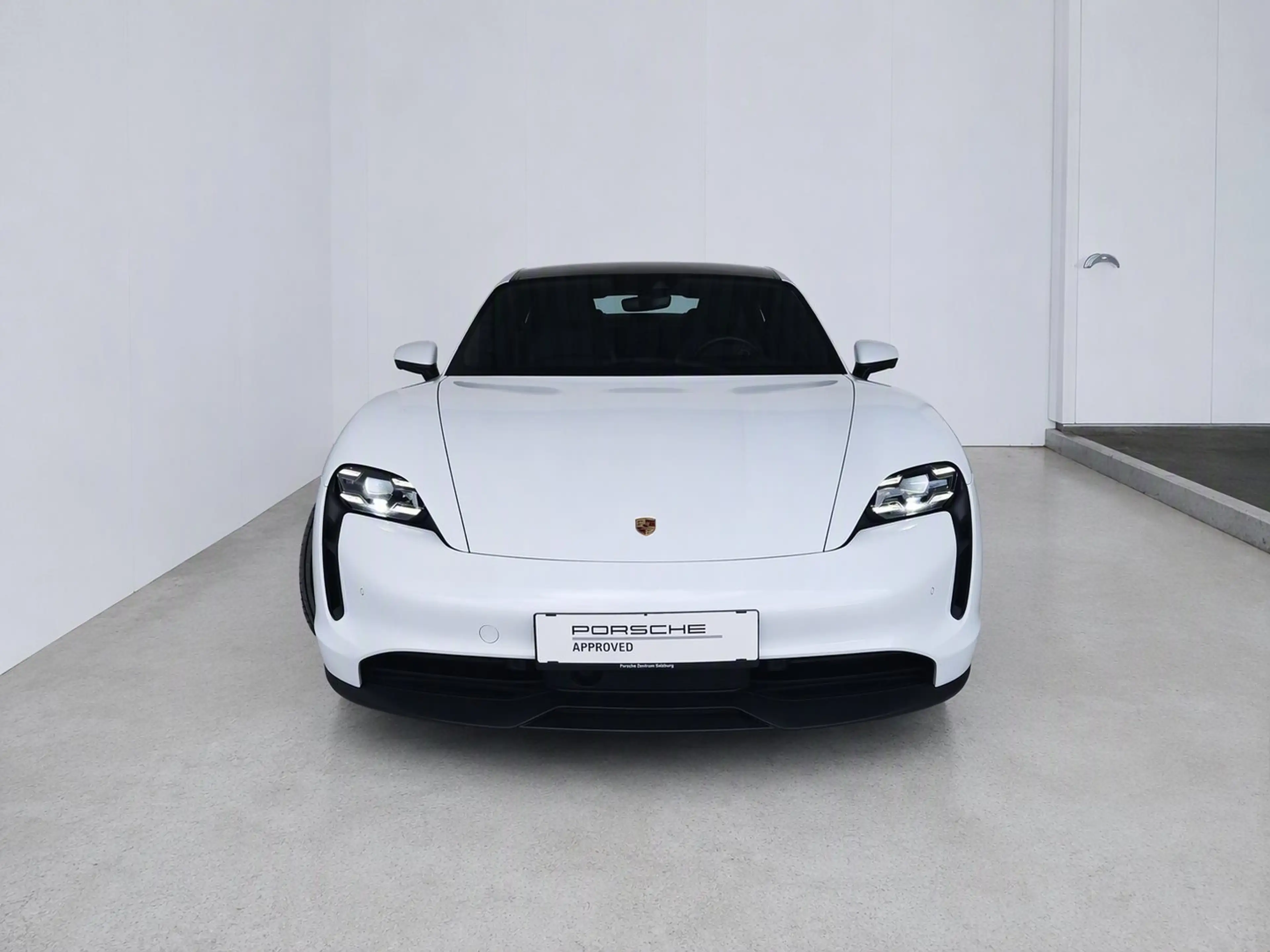 Porsche Taycan 4S — photo 2