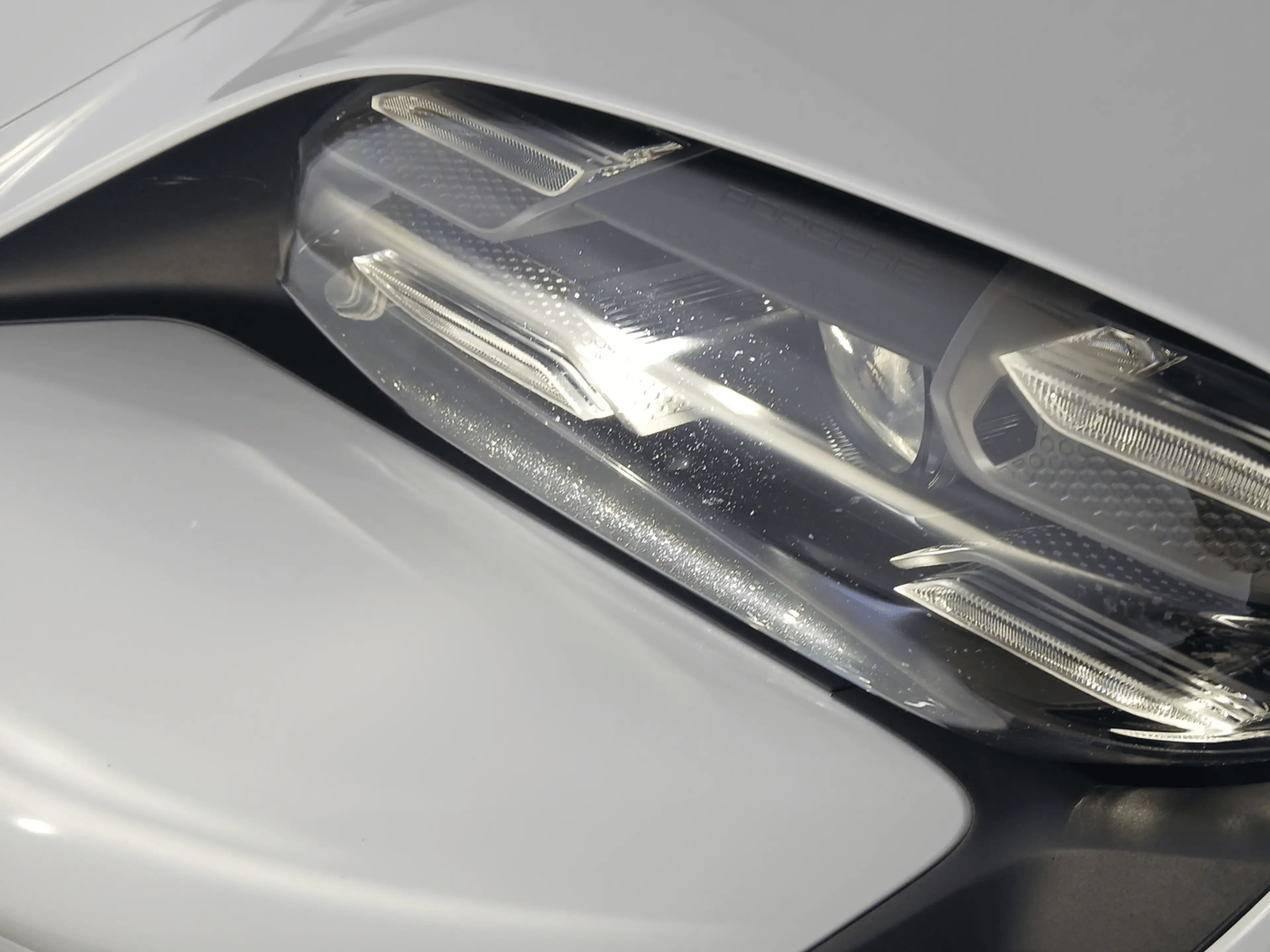 Porsche Taycan 4S — photo 14