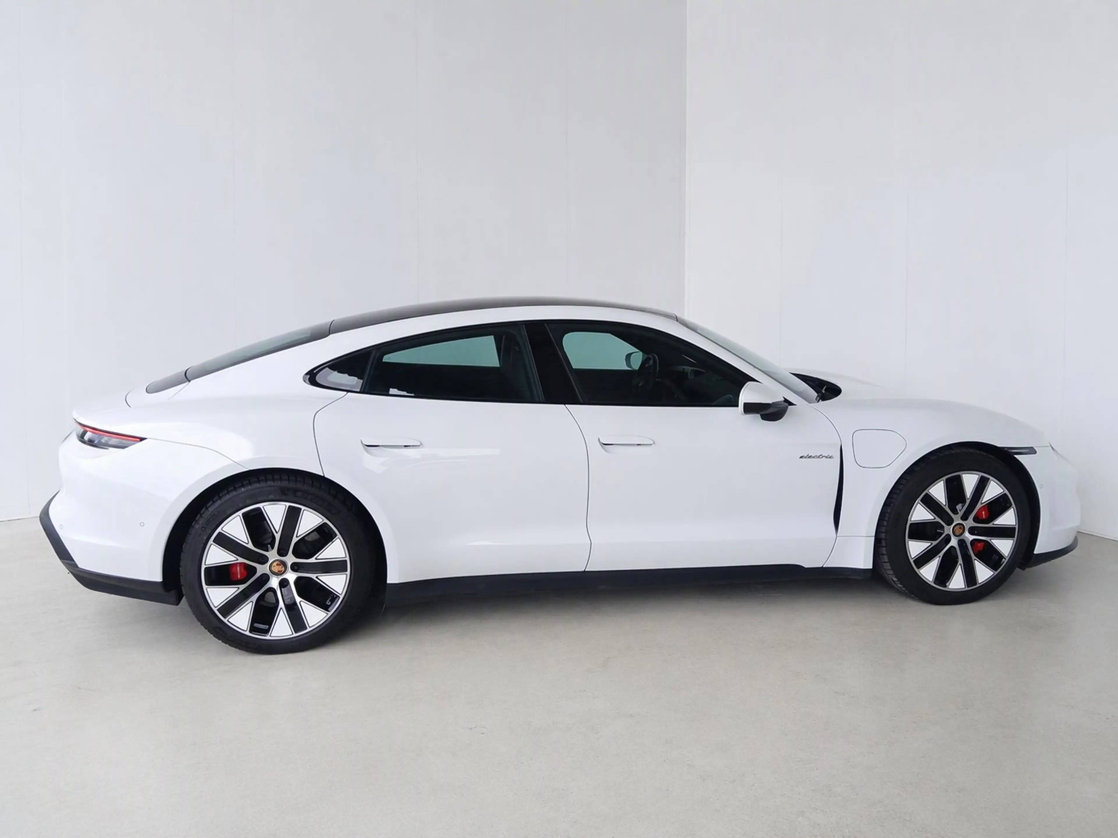 Porsche Taycan 4S — photo 6