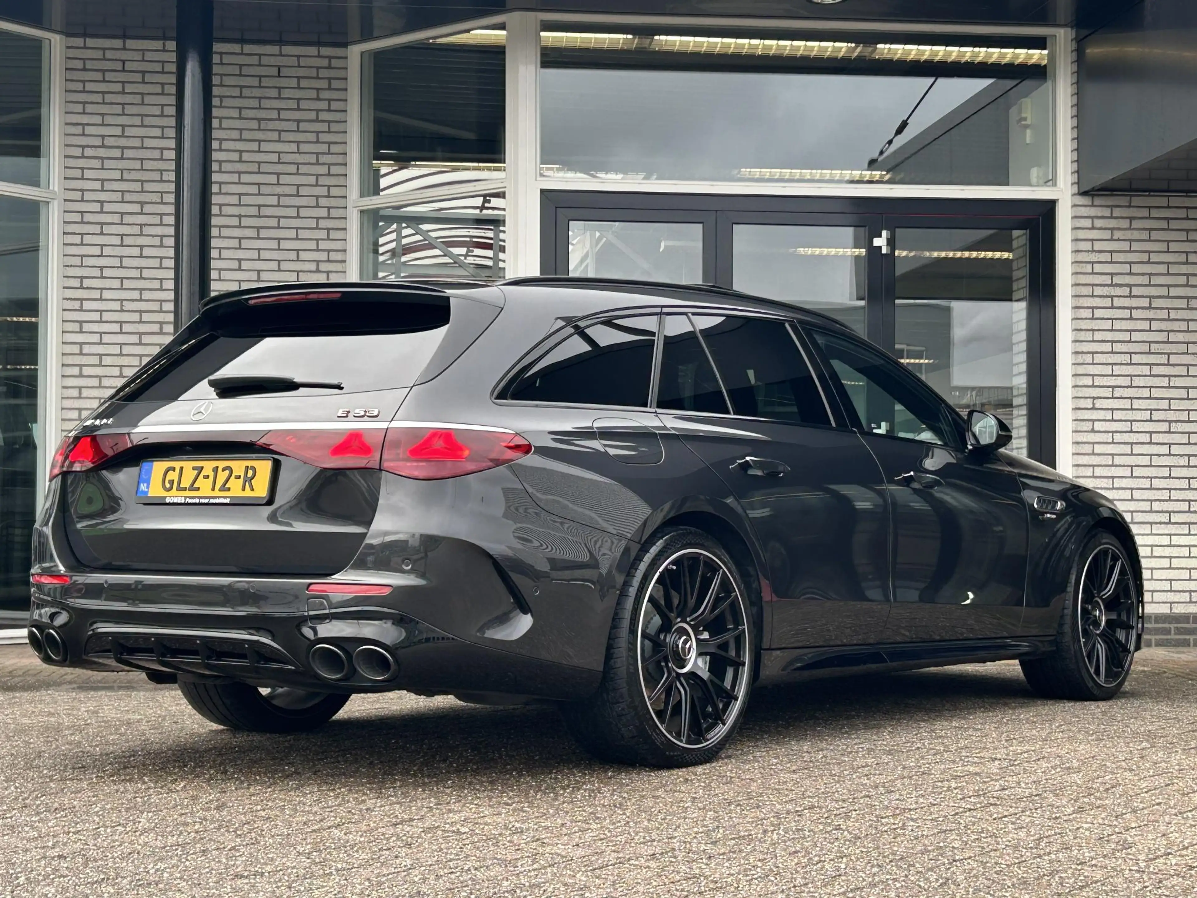 Mercedes-Benz E 53 AMG Estate 4MATIC+ Night Edition | Superscreen | Panor — photo 12