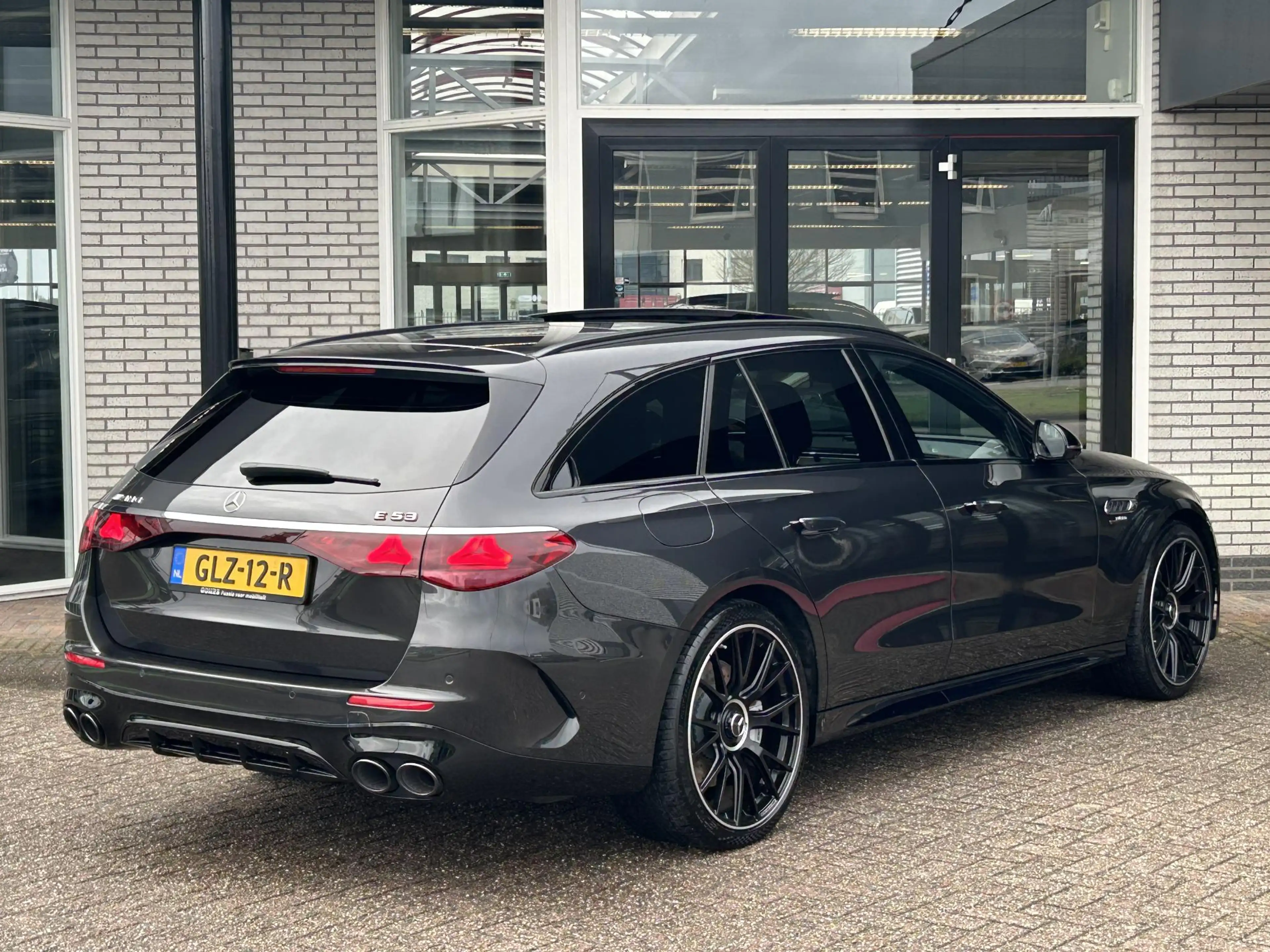 Mercedes-Benz E 53 AMG Estate 4MATIC+ Night Edition | Superscreen | Panor — photo 2