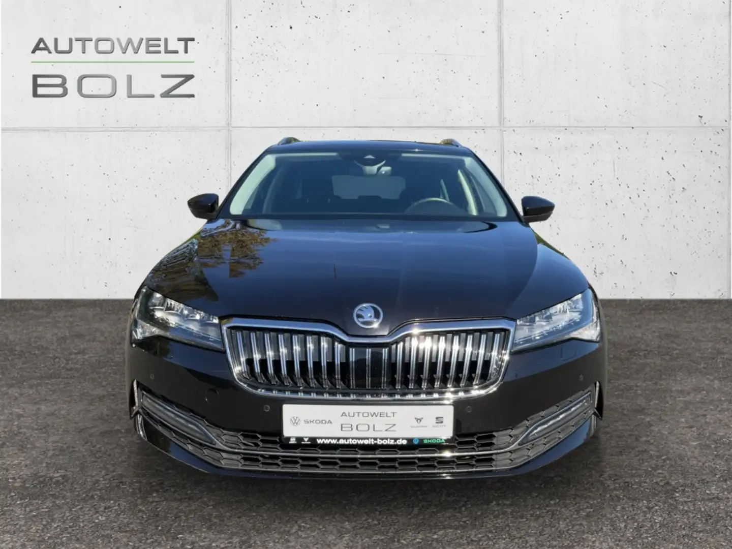 Skoda Superb Combi Style 2.0 TDI StandHZG AHK Navi Kamera DigiC Schwarz - 2