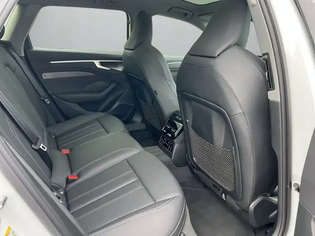 Audi A6 view 13