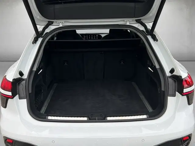 Audi A6 view 6
