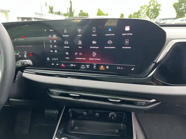Audi A6 view 12