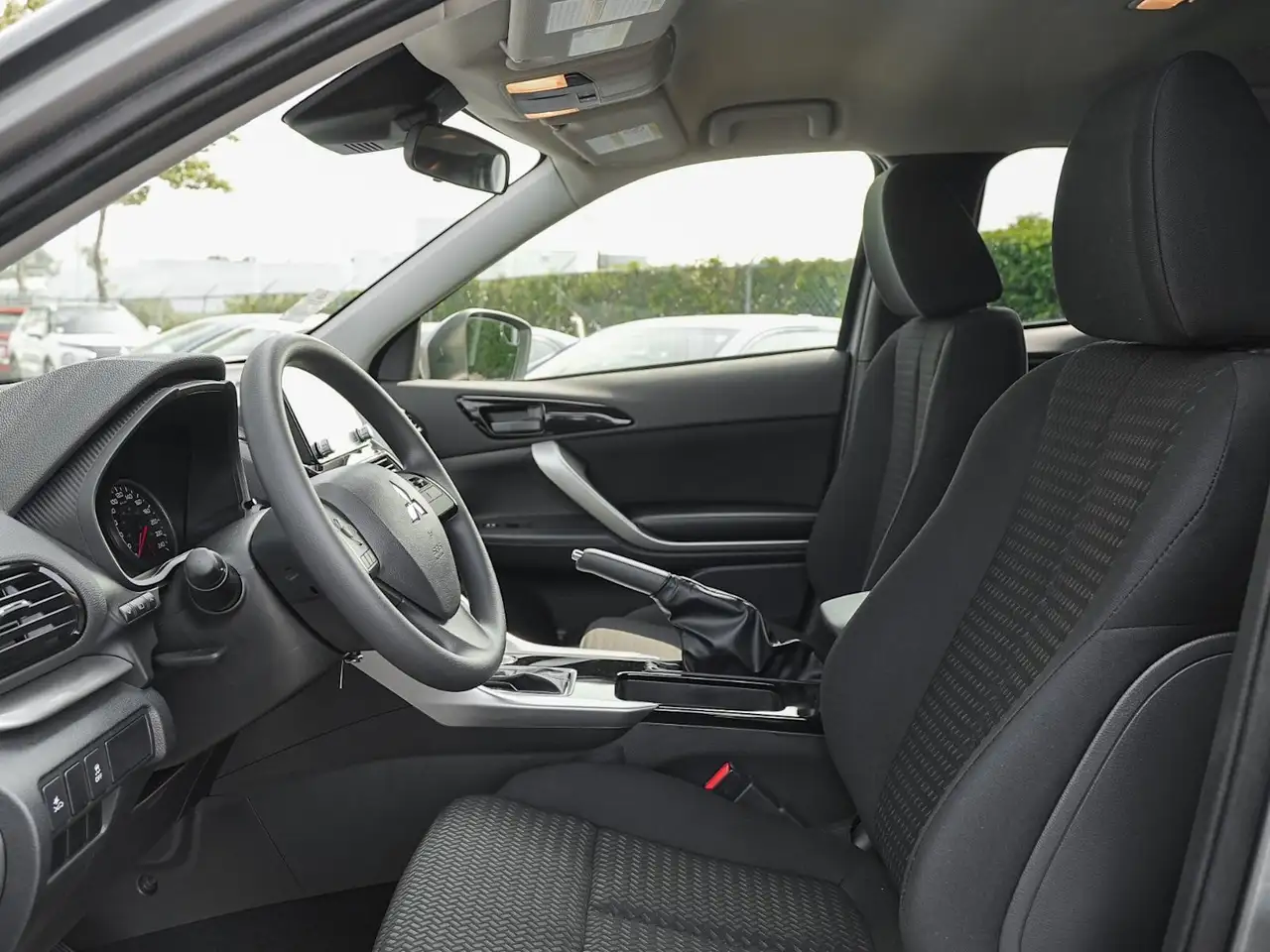 Mitsubishi Eclipse Cross снимка Mitsubishi Eclipse Cross