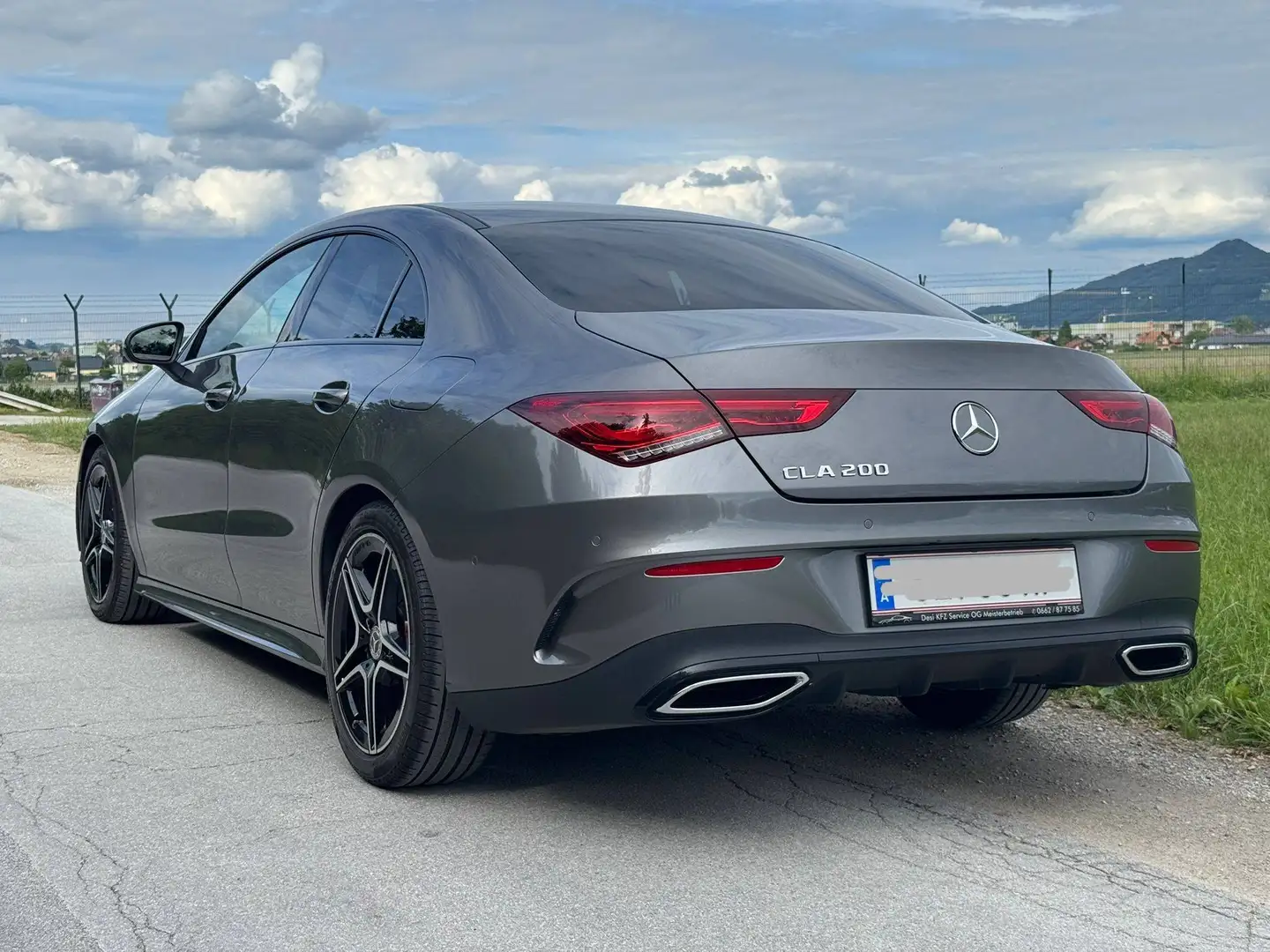 Mercedes-Benz CLA 200 AMG-Linie Grau - 2