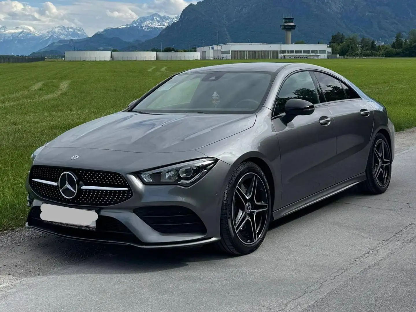 Mercedes-Benz CLA 200 AMG-Linie Grau - 1