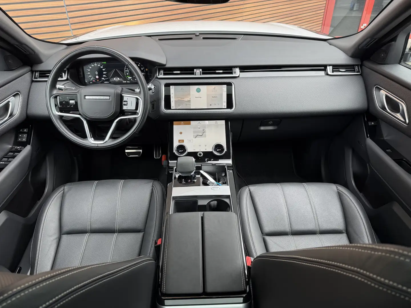 Land Rover Range Rover Velar 2.0 P400e R-Dynamic SE Panoramadak / Cruise contro Wit - 2