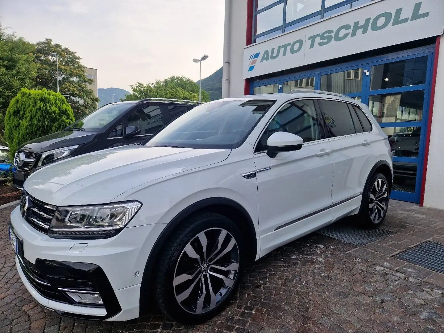 Volkswagen Tiguan 2.0 TDI 190Cv 4Motio DSG R-Line DigCock 20"OpenSky Bianco - 1