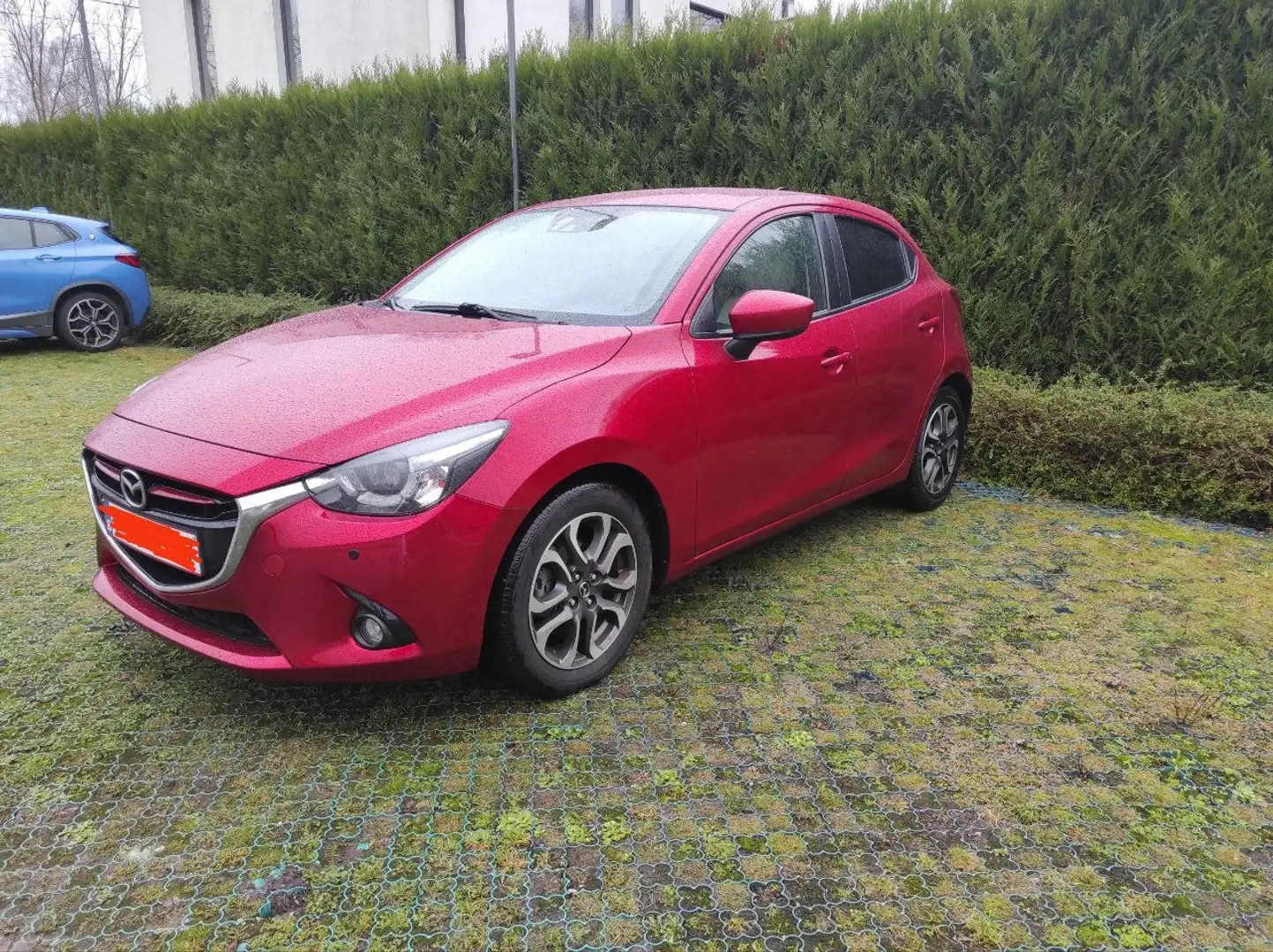 Mazda 2 1.5i Skyactiv-G Play Rojo - 2