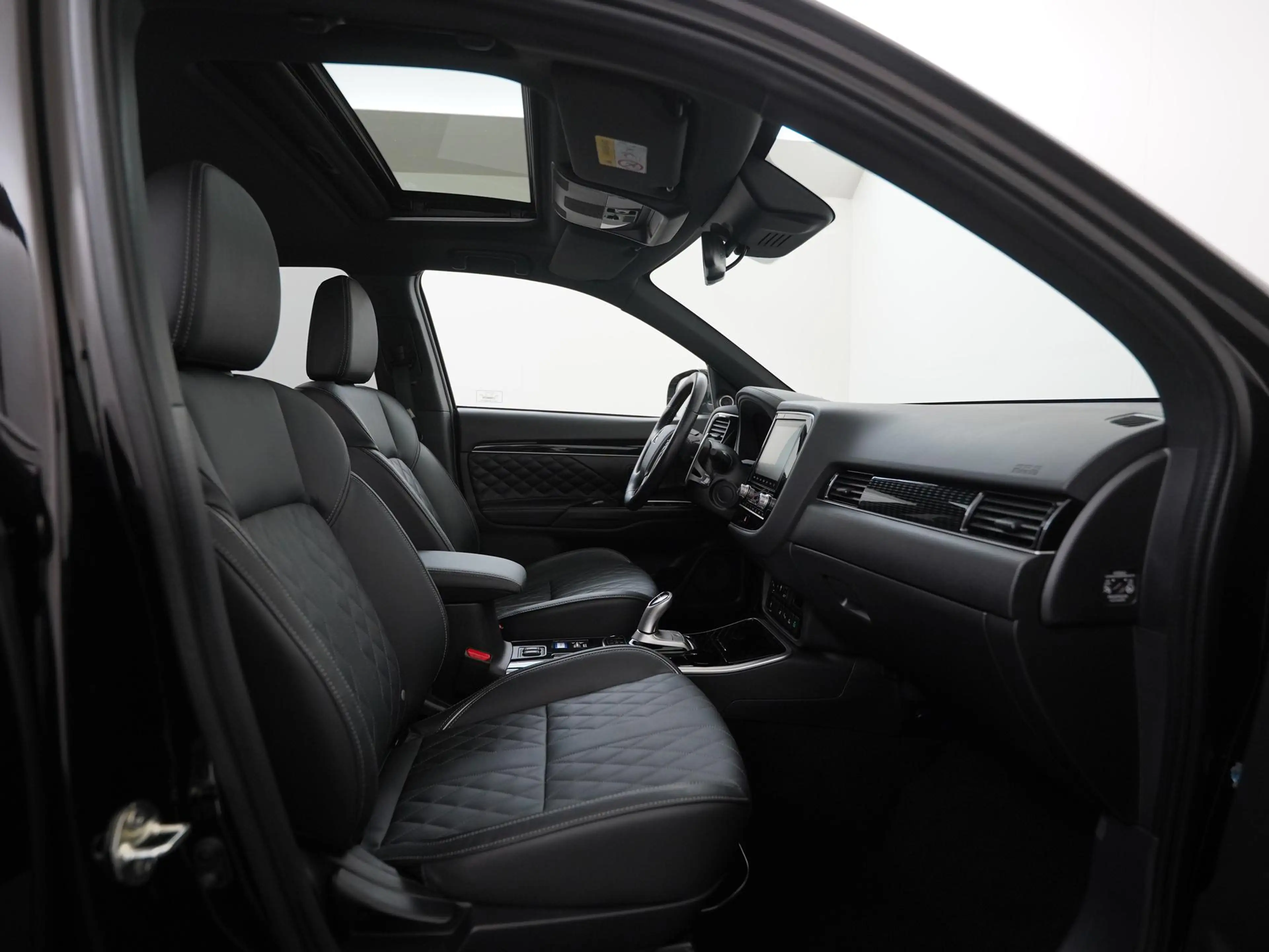 Mitsubishi Outlander 2.4 PHEV Instyle | Schuifdak | Leder | Adaptive cr — photo 3