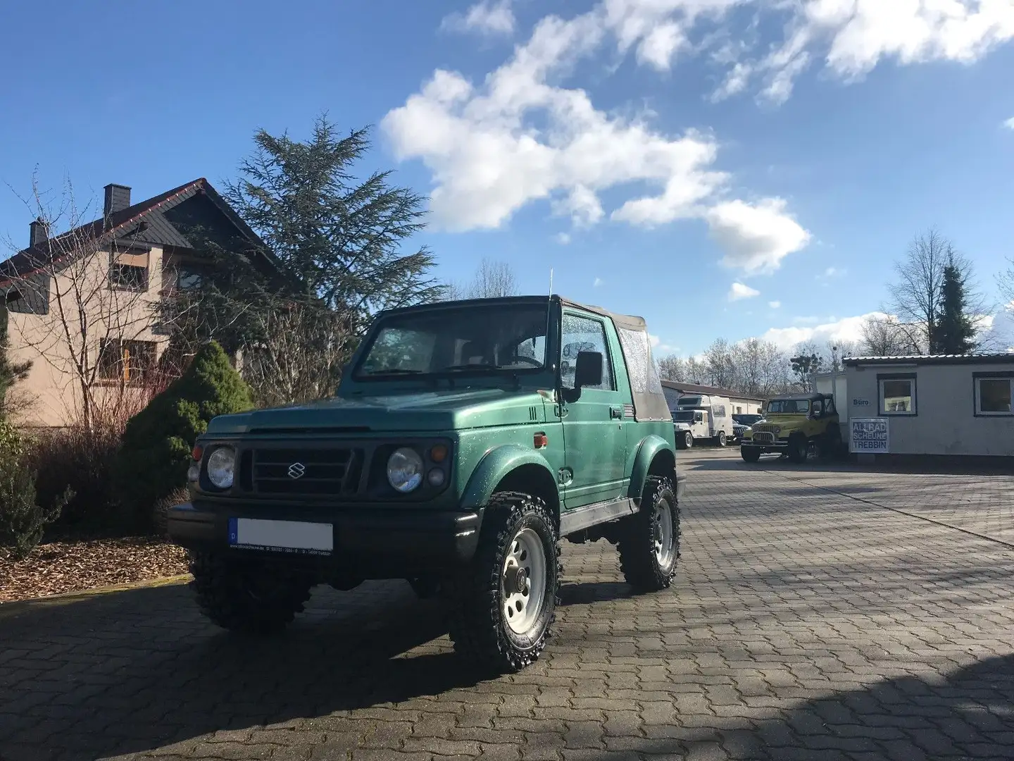 Suzuki SJ Samurai 80 mit Schraubenfedern Vert - 2