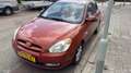 Hyundai ACCENT 1.4i First Edition Rood - thumbnail 1