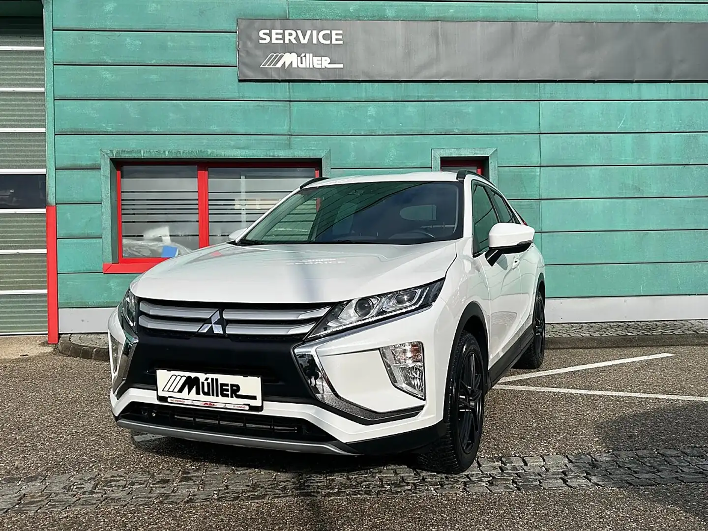 Mitsubishi Eclipse Cross 1,5 TC 2WD Invite Weiß - 1