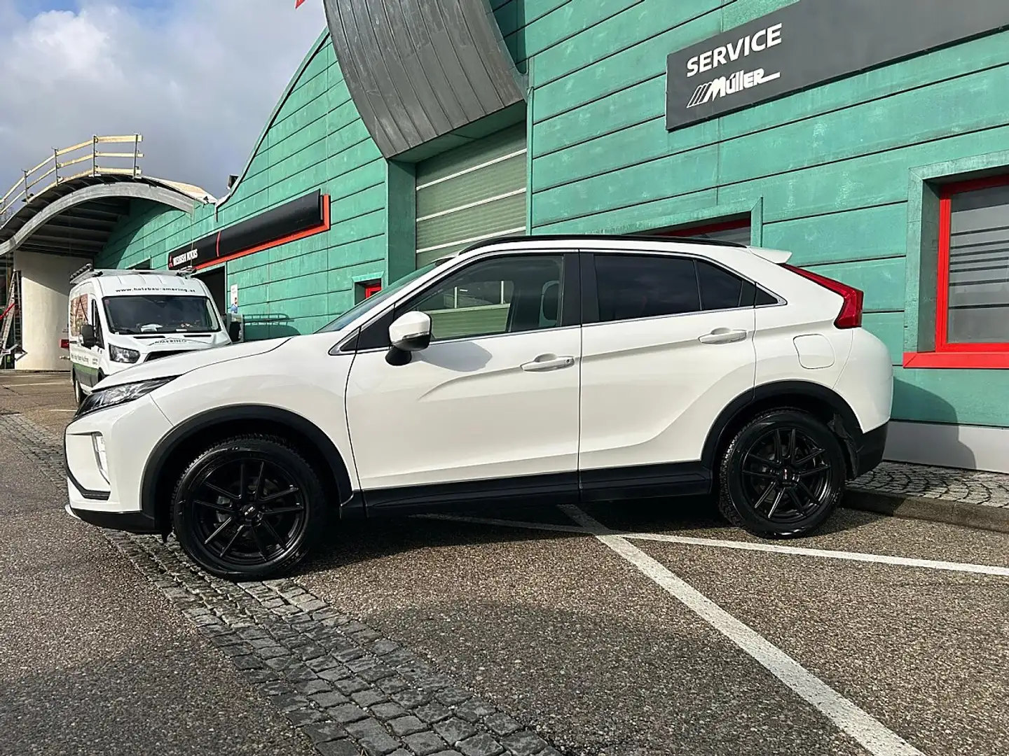Mitsubishi Eclipse Cross 1,5 TC 2WD Invite Weiß - 2