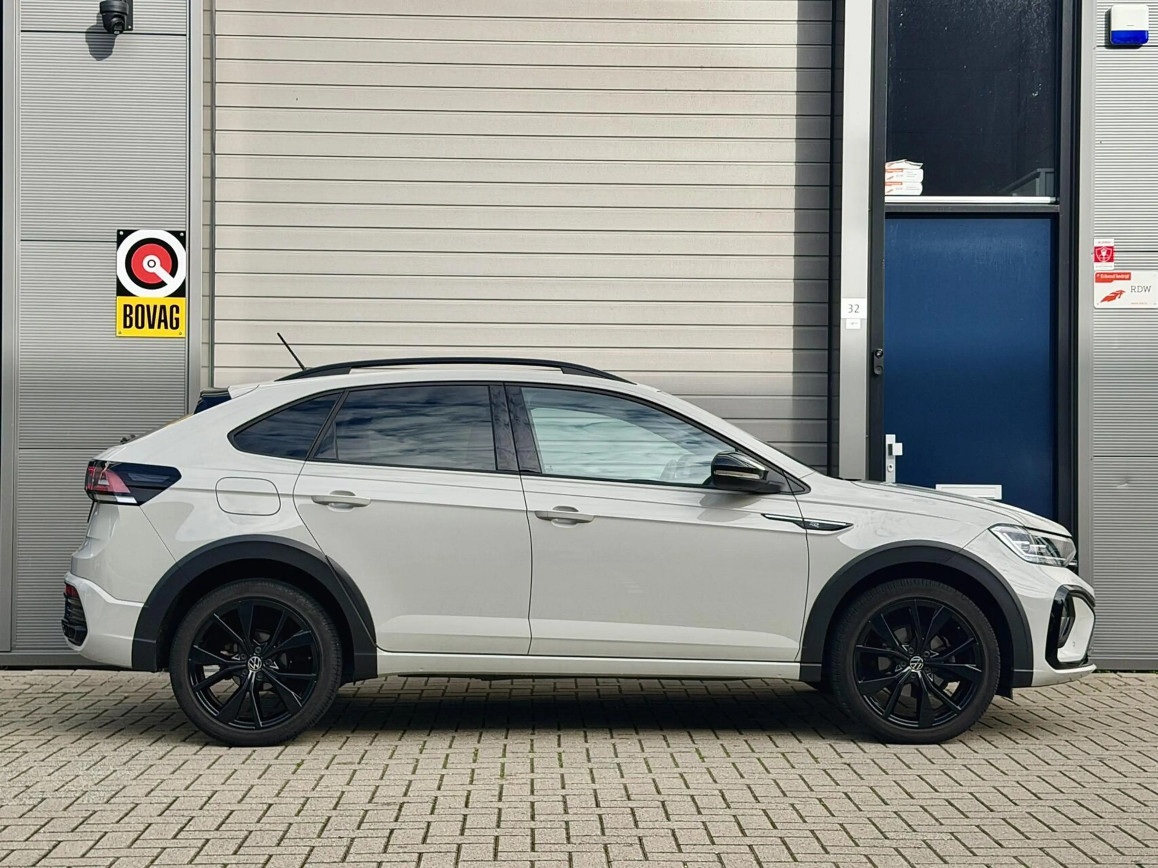 Volkswagen Taigo 1.0 TSI R-Line Blackstyle|IQ|Beats|Camera| — photo 7