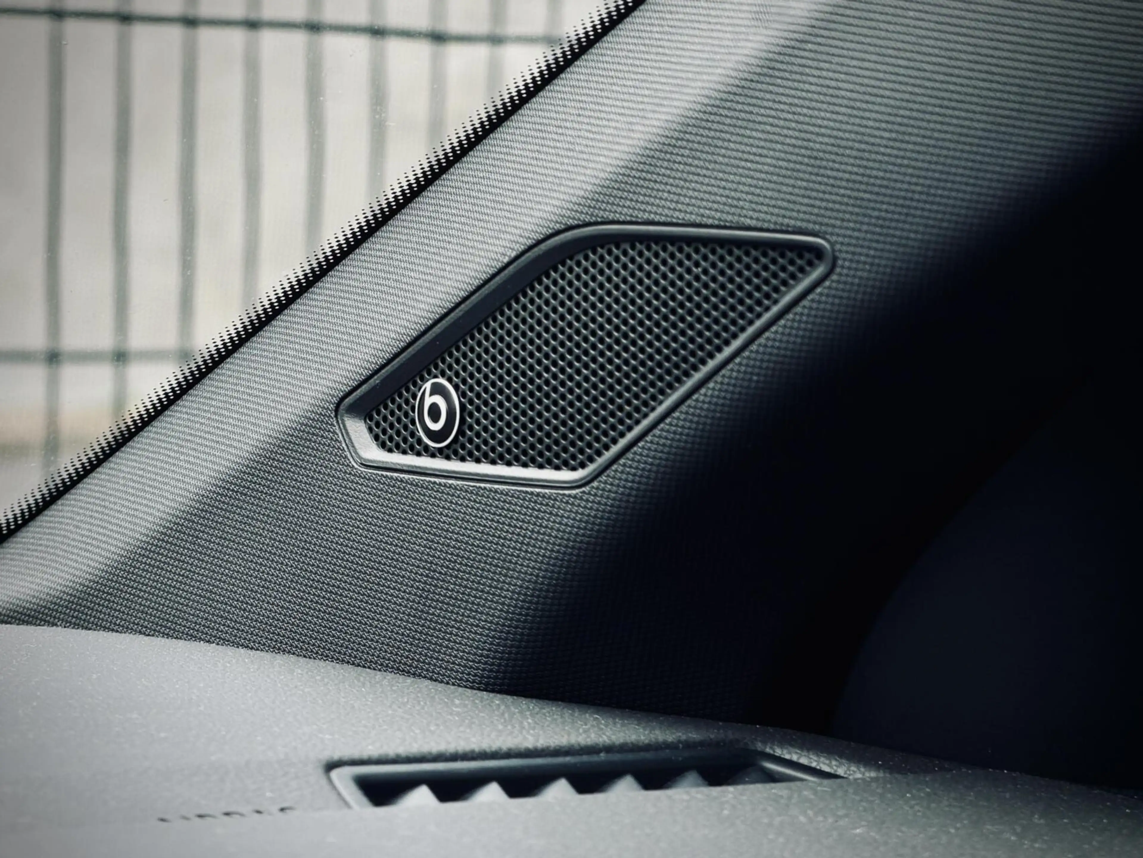 Volkswagen Taigo 1.0 TSI R-Line Blackstyle|IQ|Beats|Camera| — photo 21