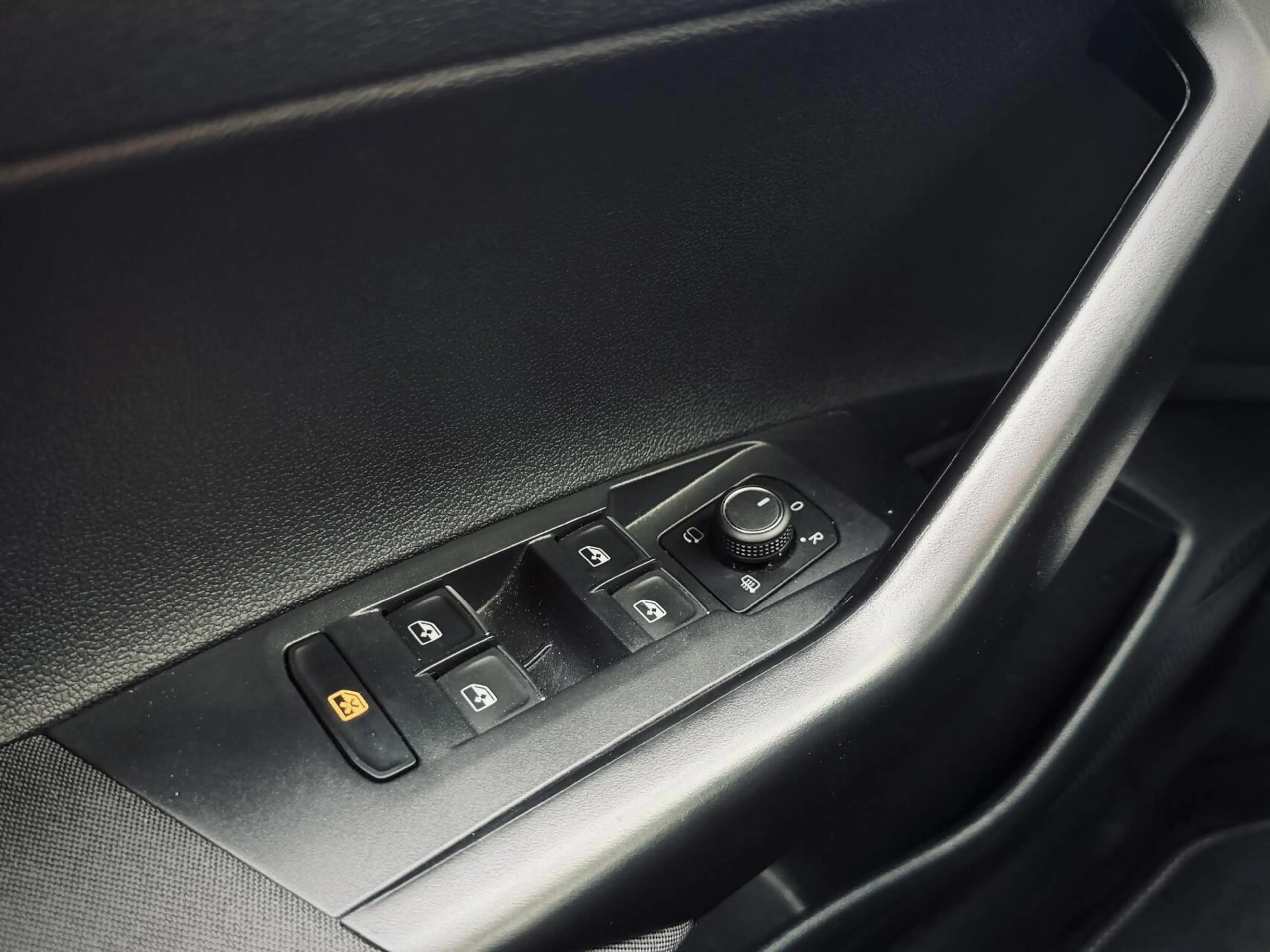 Volkswagen Taigo 1.0 TSI R-Line Blackstyle|IQ|Beats|Camera| — photo 23