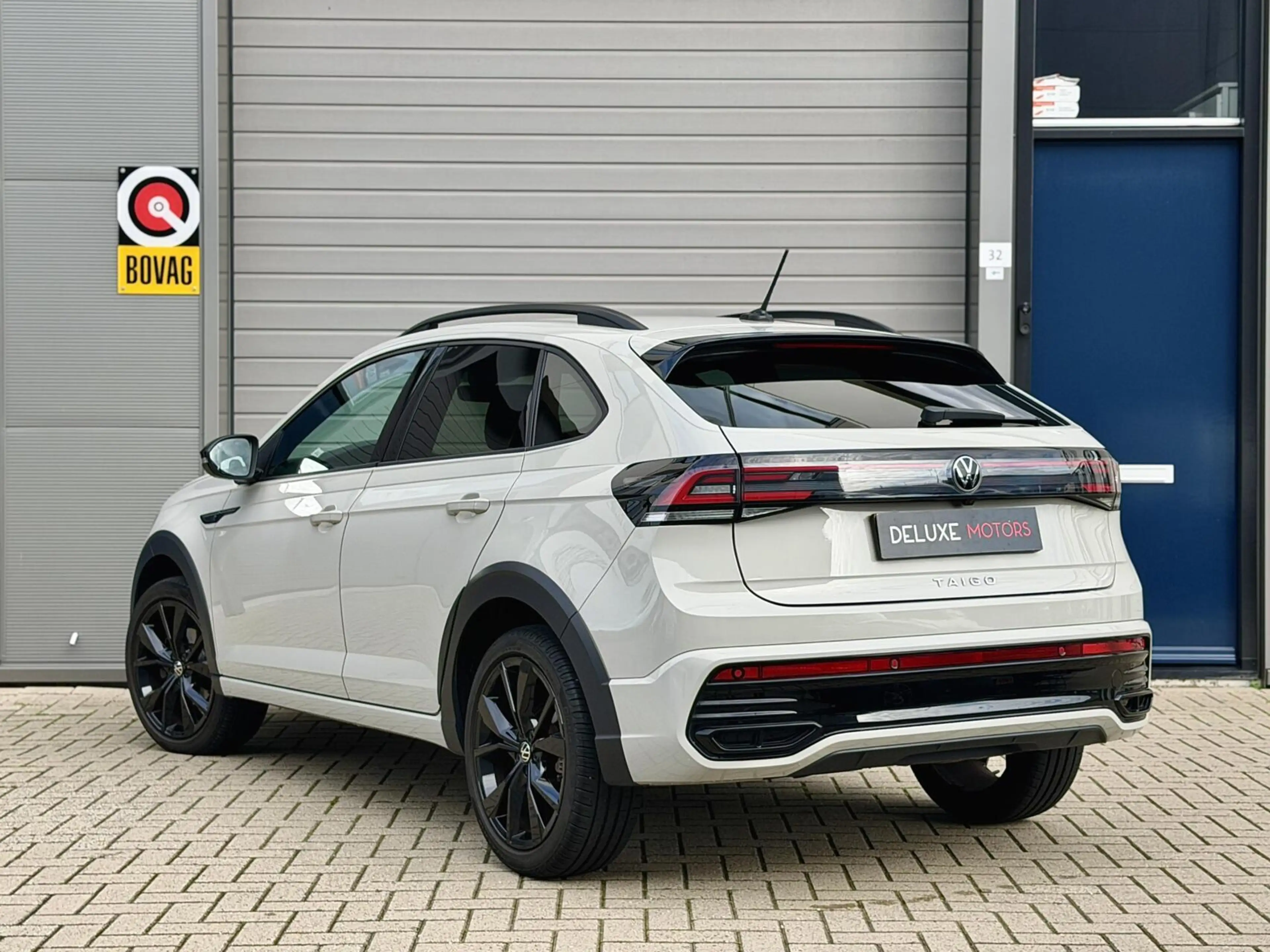 Volkswagen Taigo 1.0 TSI R-Line Blackstyle|IQ|Beats|Camera| — photo 2