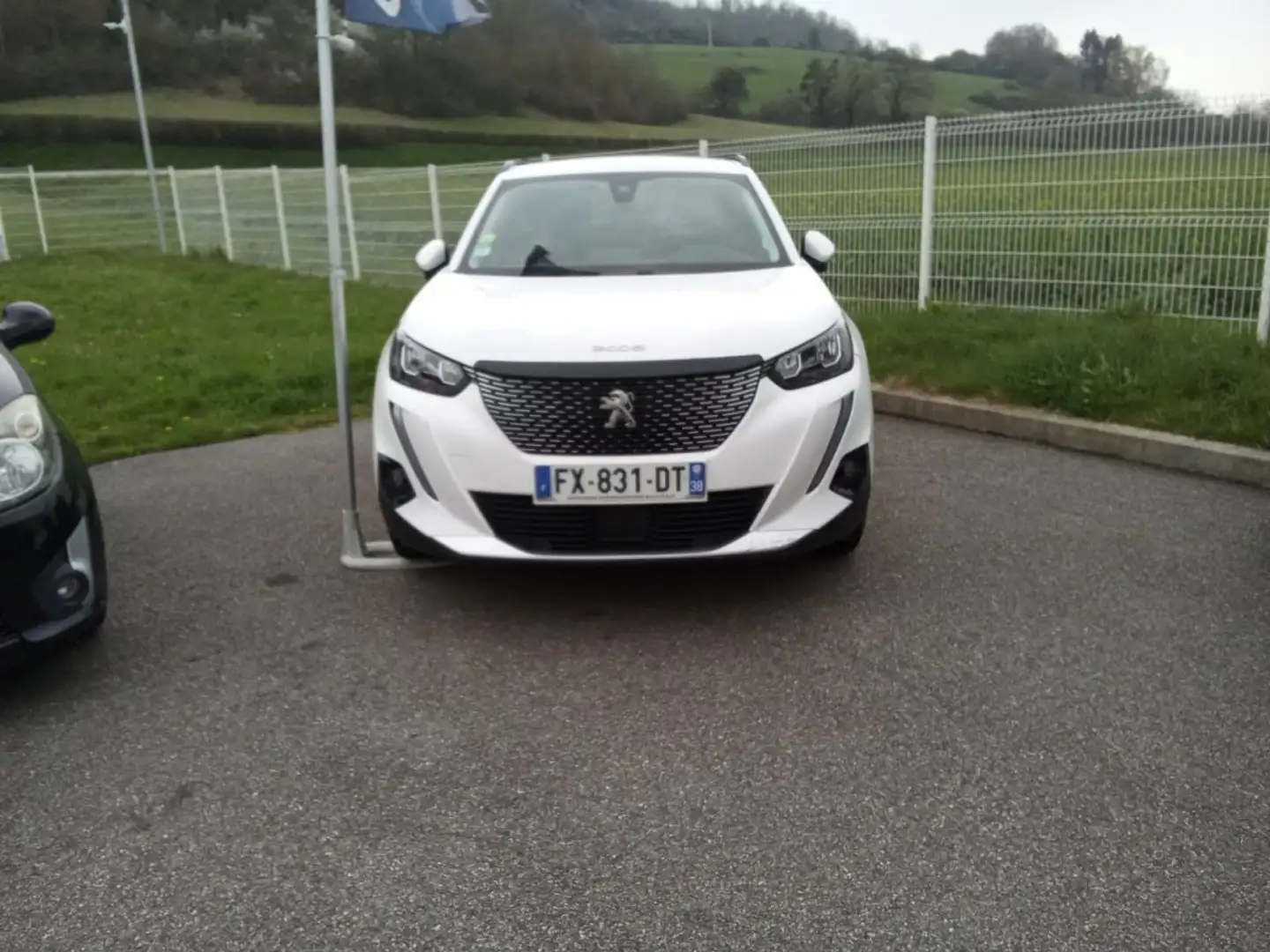 Peugeot 2008 1.5 BLUE HDI 100 Blanc - 1